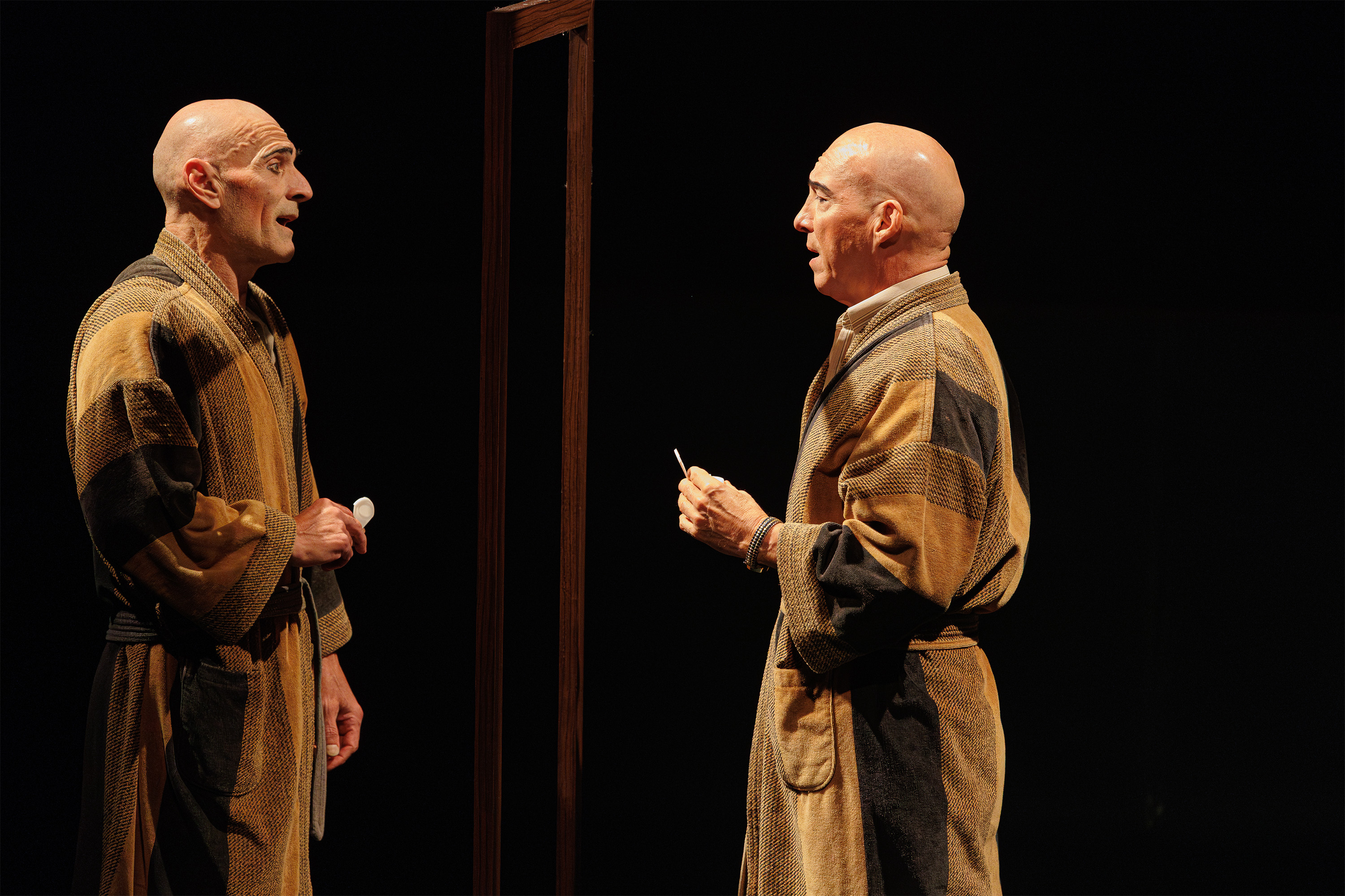 “Gregor” encerra temporada com sessões cheias no Teatro José Maria Santos