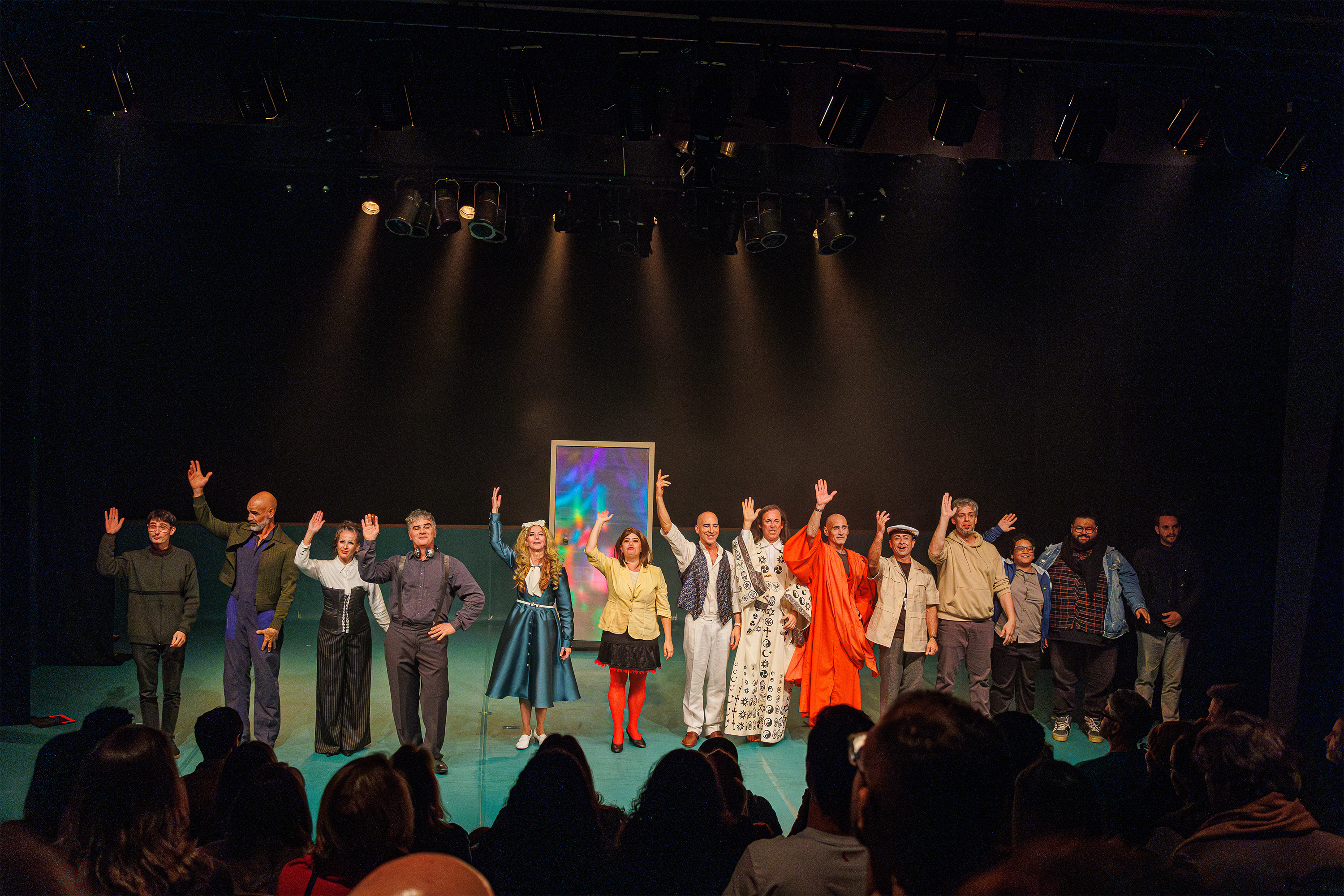 “Gregor” encerra temporada com sessões cheias no Teatro José Maria Santos