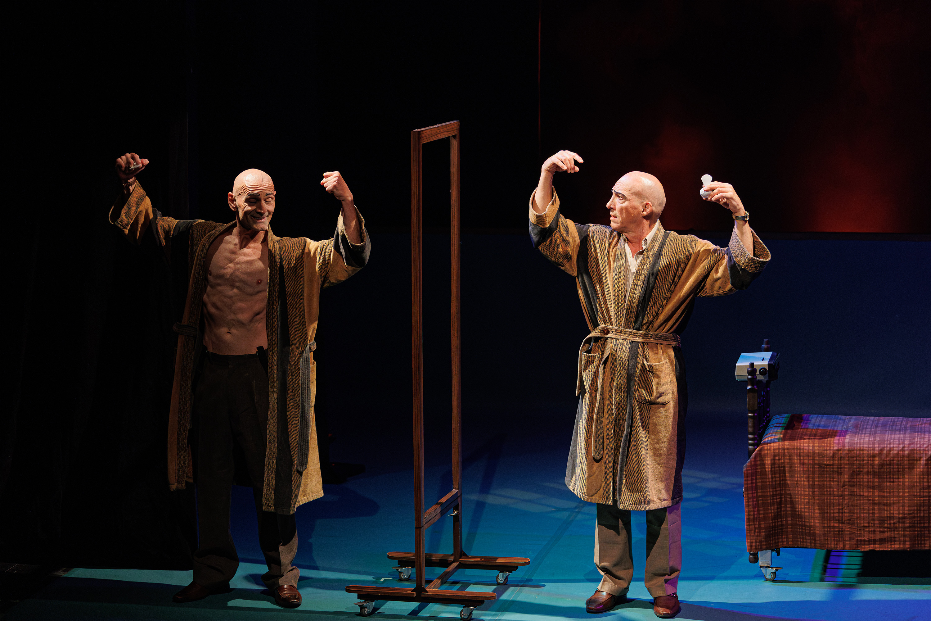 “Gregor” encerra temporada com sessões cheias no Teatro José Maria Santos