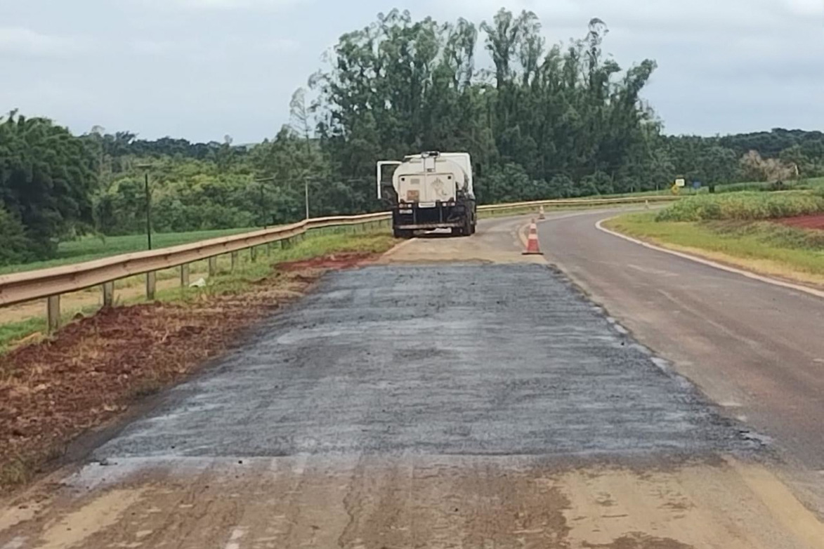 Conservação do pavimento da PR-090 entre Alvorada do Sul e Bela Vista do Paraíso