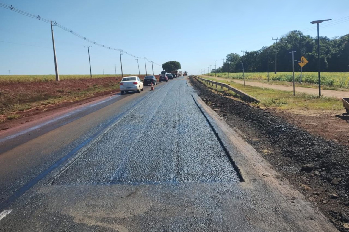 Conservação do pavimento da PR-090 entre Alvorada do Sul e Bela Vista do Paraíso