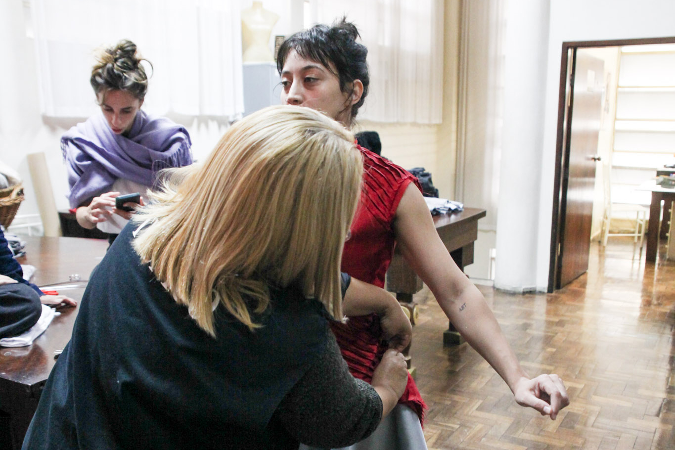 “GiselleS”: conheça os bastidores da nova montagem do Balé Teatro Guaíra