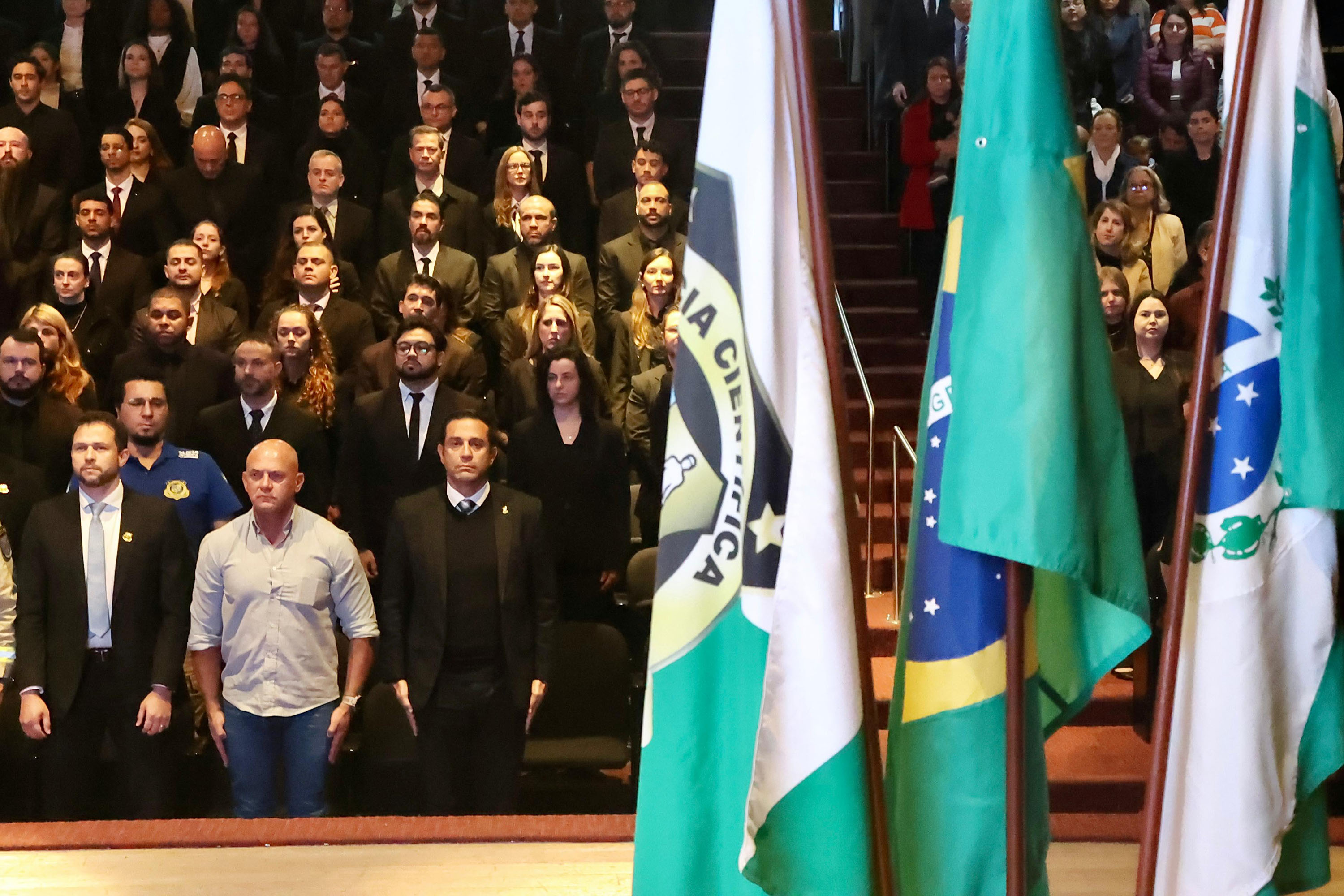 Posse de novos peritos e técnicos reforça atuação da Polícia Científica do Paraná