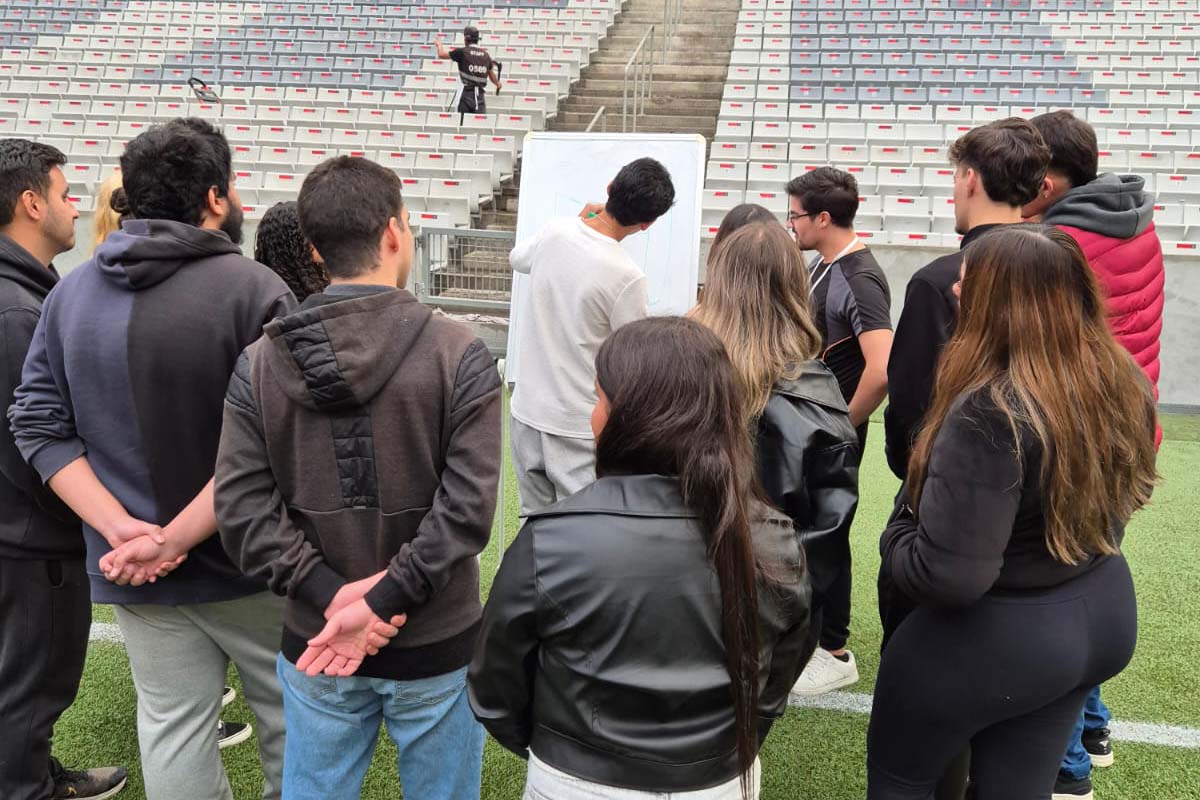  Com modelo olímpico, mutirão de emprego reúne 130 jovens em Curitiba