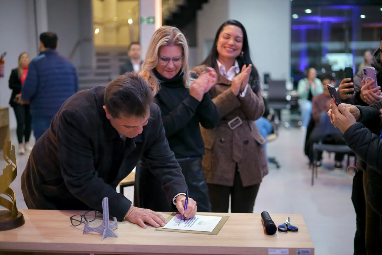 INOVAÇÃO: Com apoio do Estado, Guarapuava inicia atividade do espaço coworking municipa