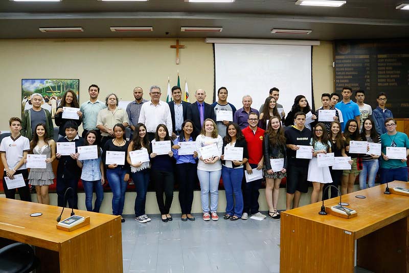 Com apoio da Seed, eleições do Parlamento Jovem mobilizam estudantes em 88 colégios da rede estadual.