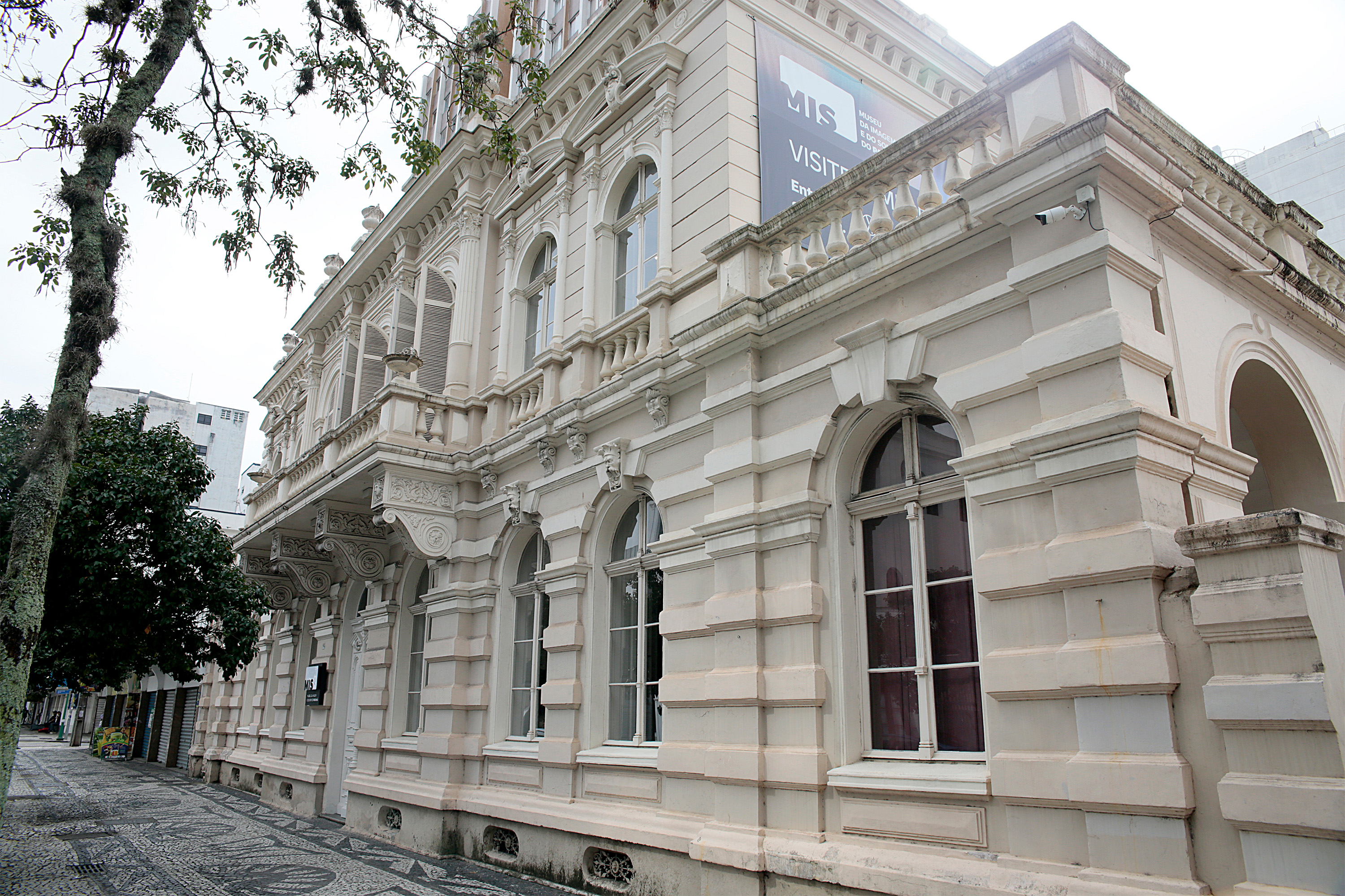MIS-PR lança edital para novas exposições no segundo semestre de 2026