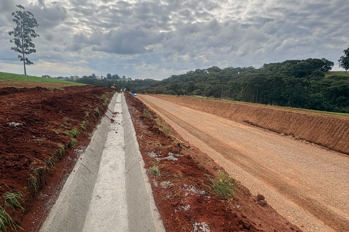 Pavimentação da PR-239 entre Mato Rico e Roncador