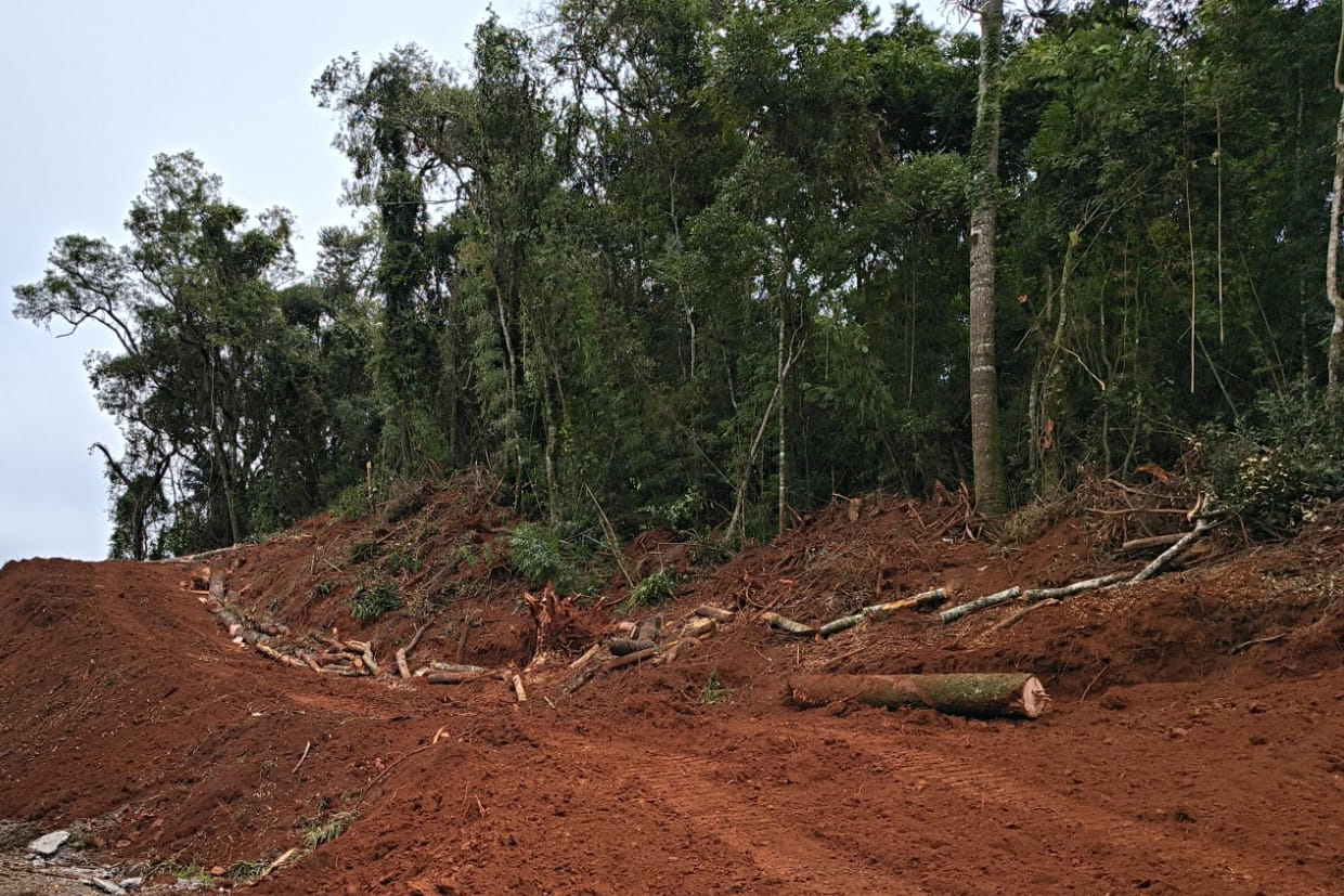 Obra de whitetopping da PR-460 e PRC-487 entre Pitanga e Nova Tebas