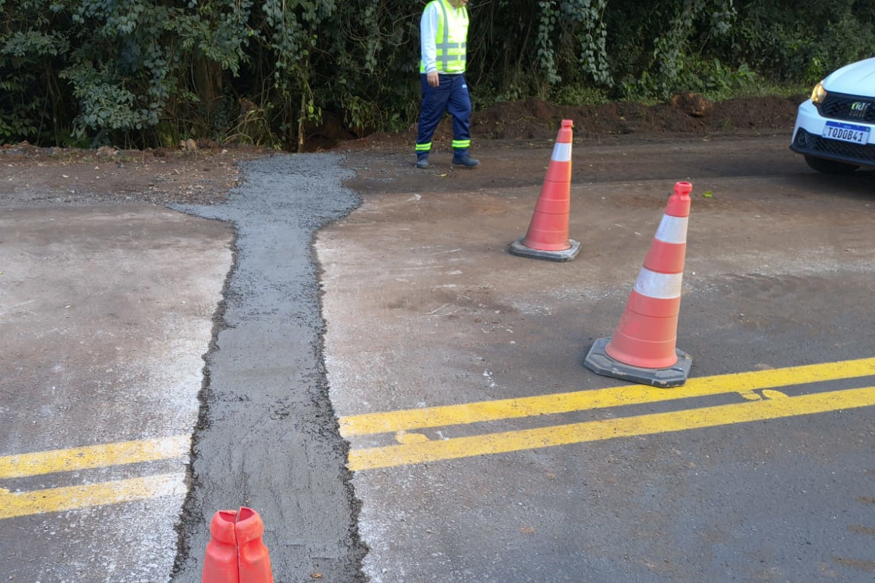 Obra de whitetopping da PR-460 e PRC-487 entre Pitanga e Nova Tebas