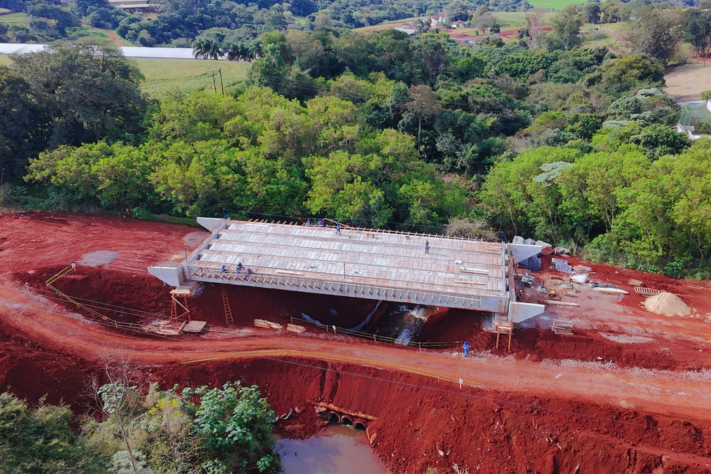 Pavimentação da PR-574 e PR-575 entre Palmitópolis, Nova Aurora e Tupãssi