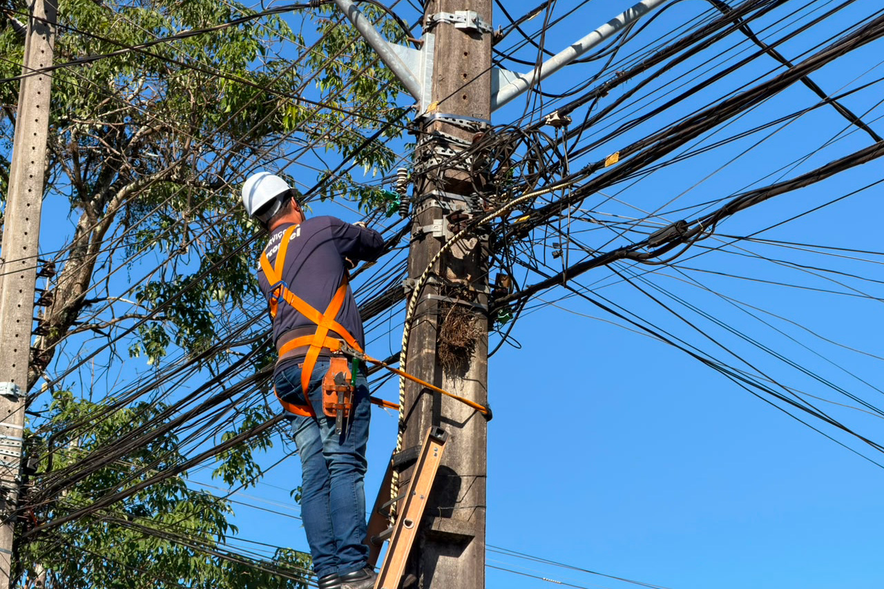 Copel realiza mutirão de regularização de cabos de telecom em Cambé e em Arapongas