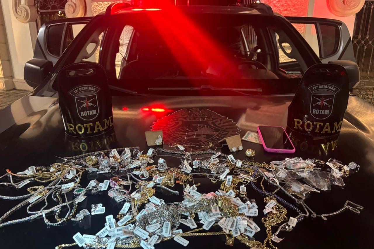  PMPR recupera joias roubadas em Shopping de Curitiba em ação integrada