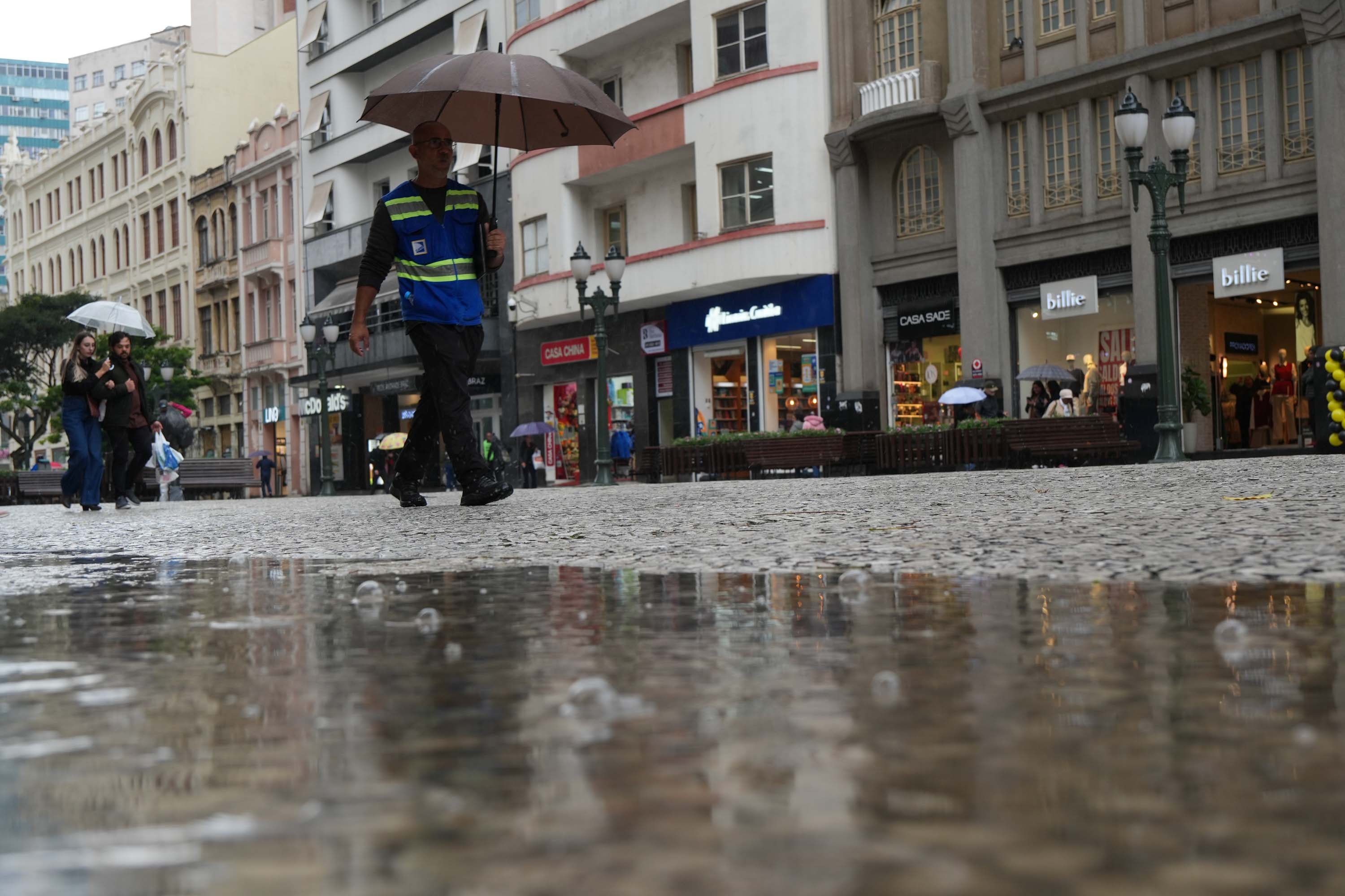 CHUVA FICA ACIMA E TEMPERATURAS ABAIXO DA MÉDIA EM JUNHO DE 2026 NO PARANÁ, APONTA BALANÇO DO SIMEPAR