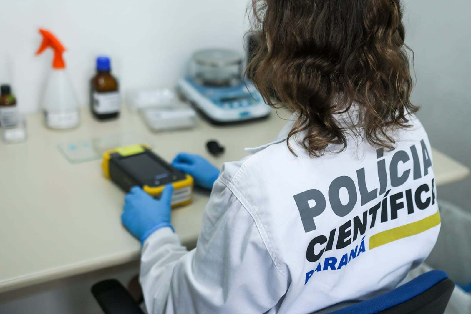  Dos testes de rotina às novas drogas sintéticas: como a Polícia Científica identifica substâncias apreendidas