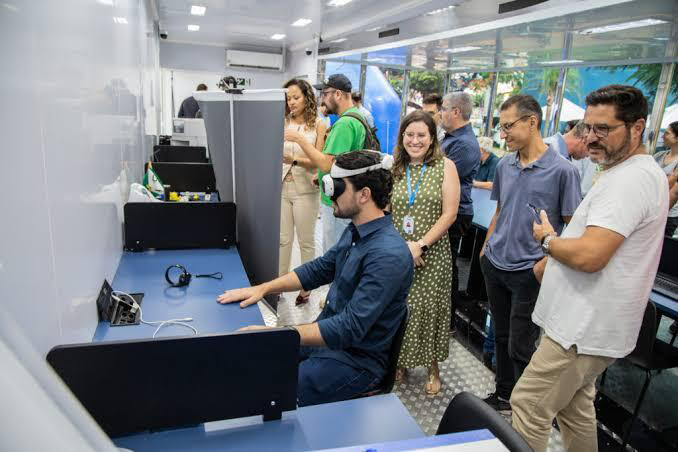 Carreta da Inovação leva experiências de tecnologia e ciência a Colombo e Assis Chateaubriand