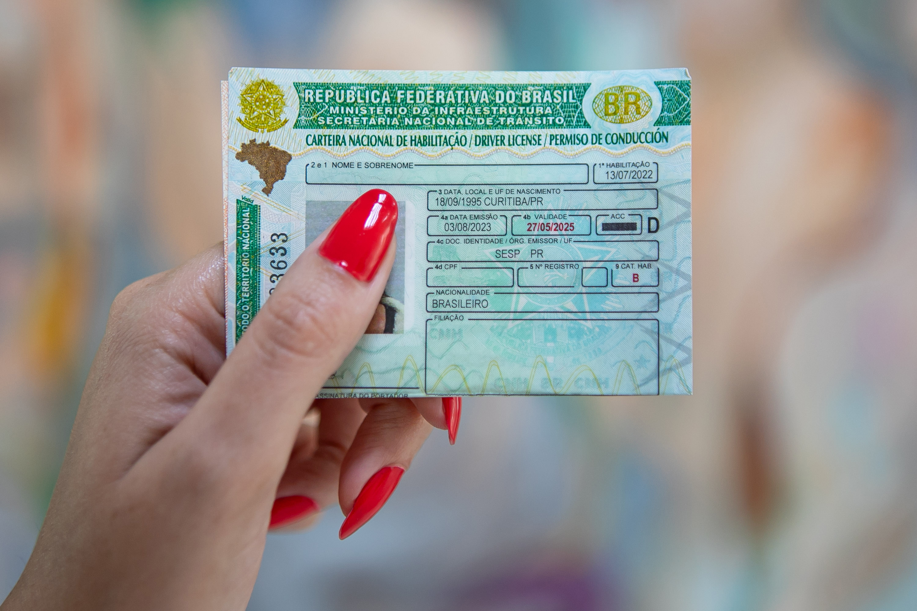 Detran-PR reforça que exame toxicológico agora é obrigatório para tirar CNH de carro e moto