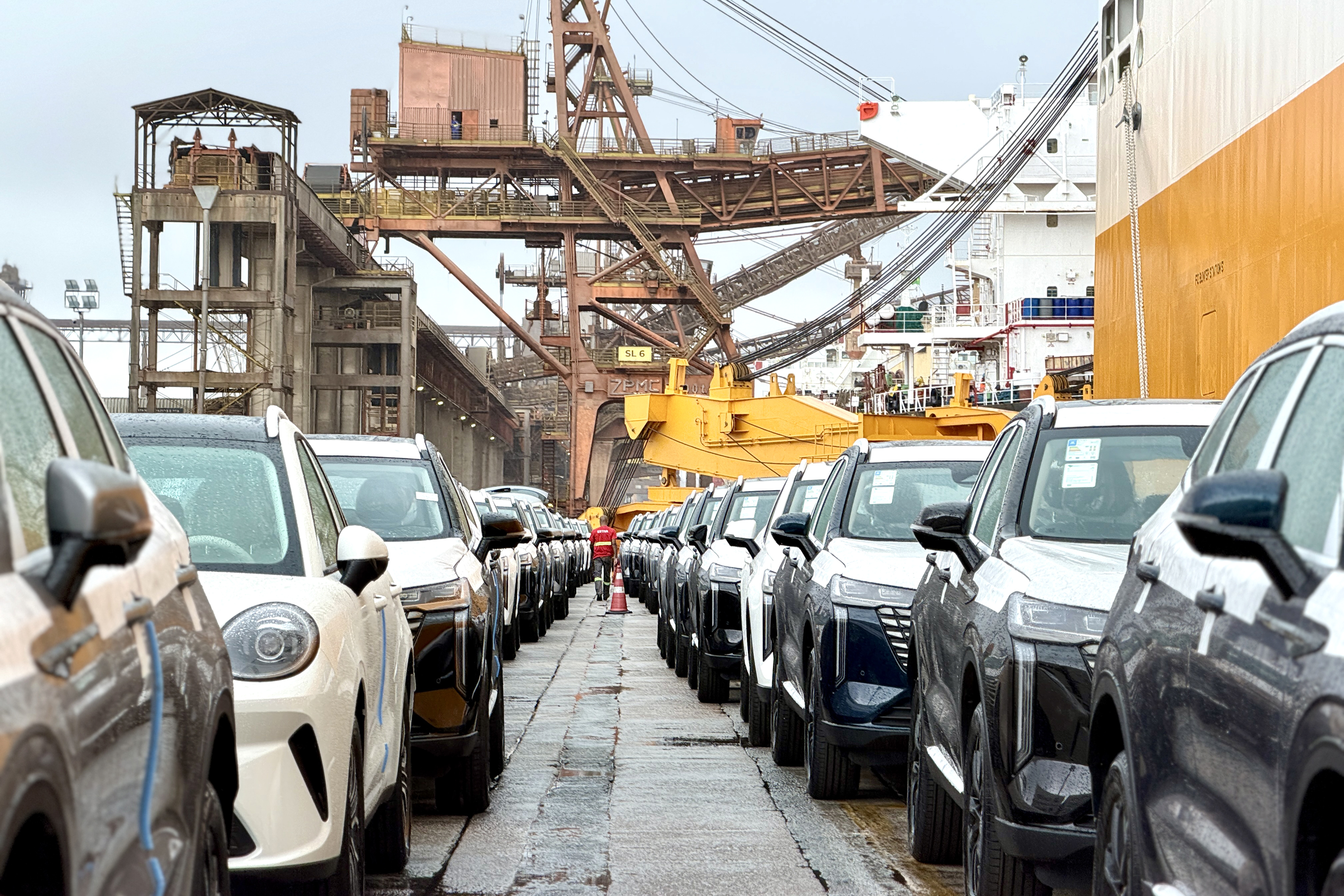 Porto de Paranaguá lidera movimentação nacional de veículos em setembro
