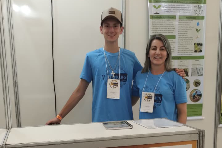 Aluno cria estufa inteligente com irrigação automática e planeja ampliar projeto para agricultura familiar