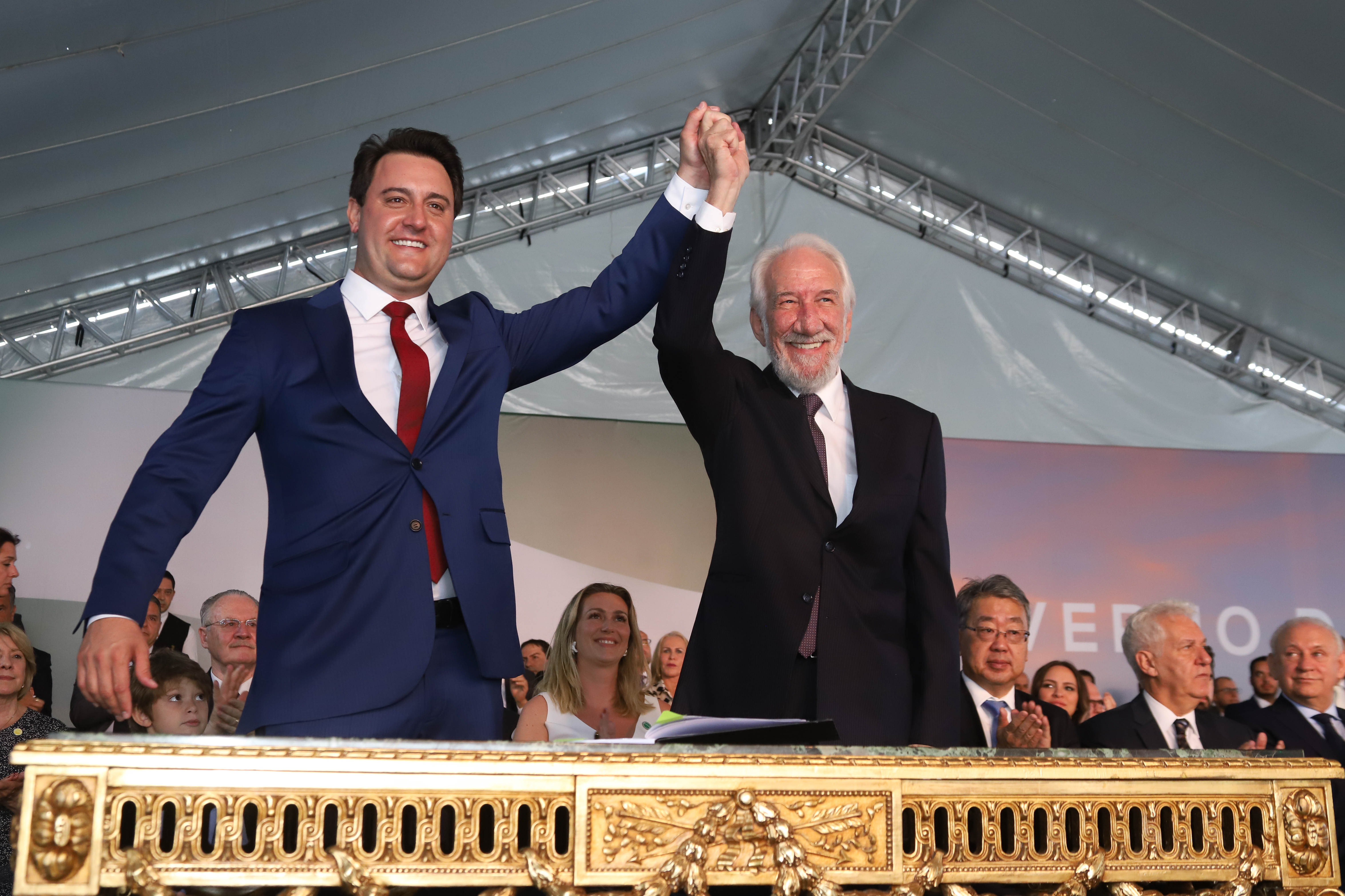 Posse do governador Carlos Massa Ratinho Junior. Na foto, o governador e o vice, Darci Piana - Curitiba, 01/01/2019 - Foto: Rodrigo Félix Leal