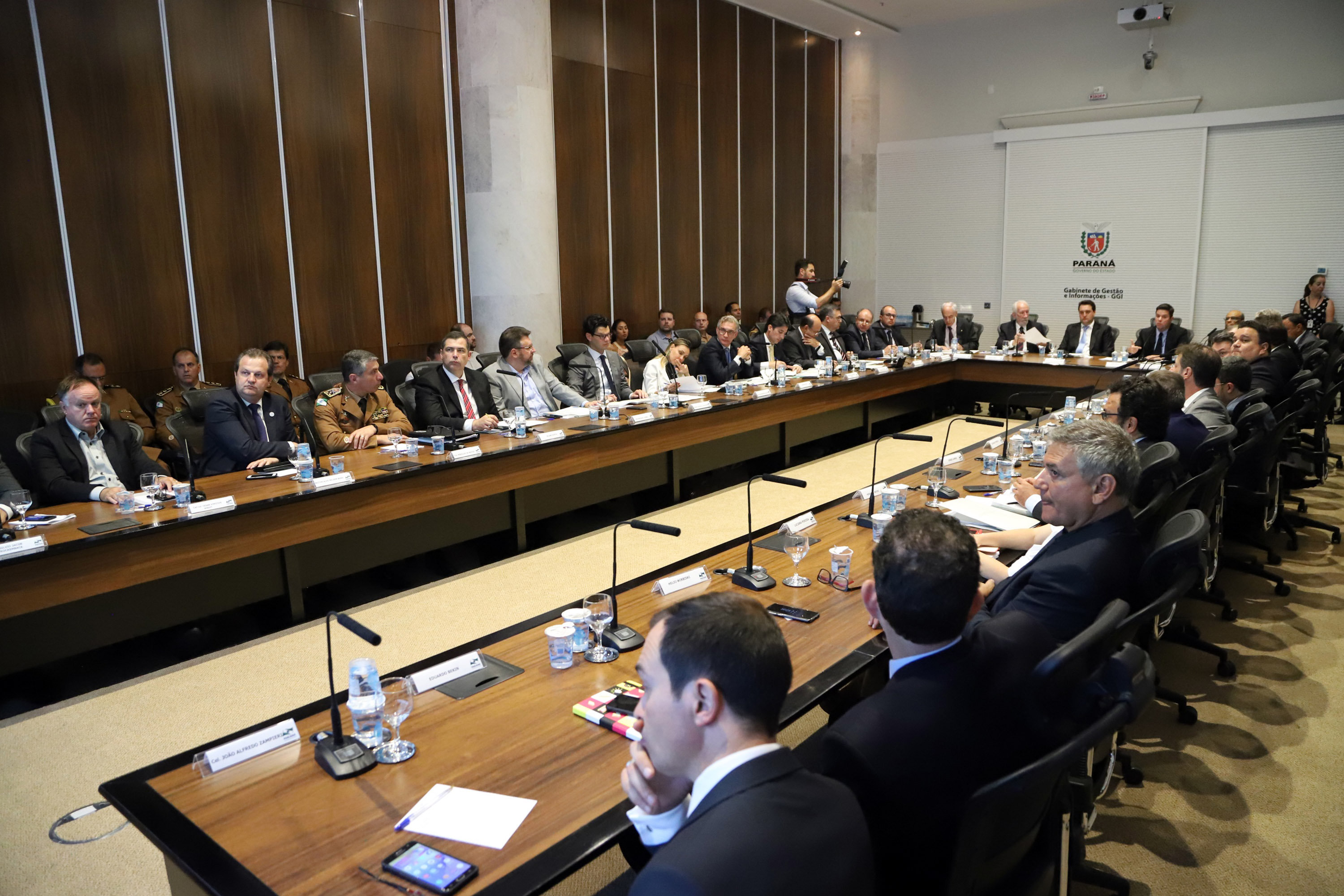 Governador Carlos Massa Ratinho Junior durante a primeira reunião de trabalho com a equipe de secretários de Estado. - Curitiba, 02/01/2019 - Foto: José Fernando Ogura/ANPr