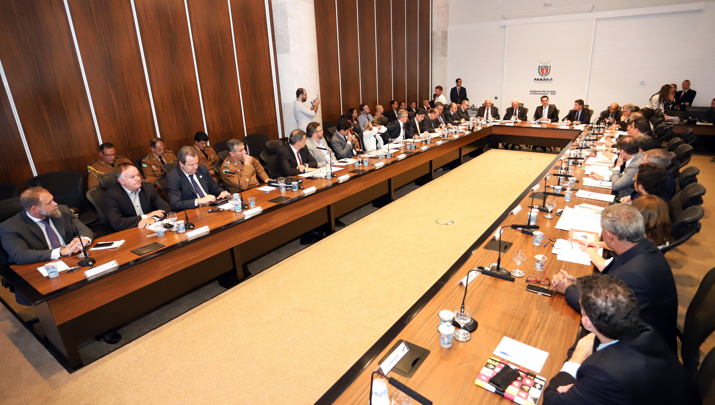 Governador Carlos Massa Ratinho Junior durante a primeira reunião de trabalho com a equipe de secretários de Estado. - Curitiba, 02/01/2019 - Foto: Rodrigo Félix Leal