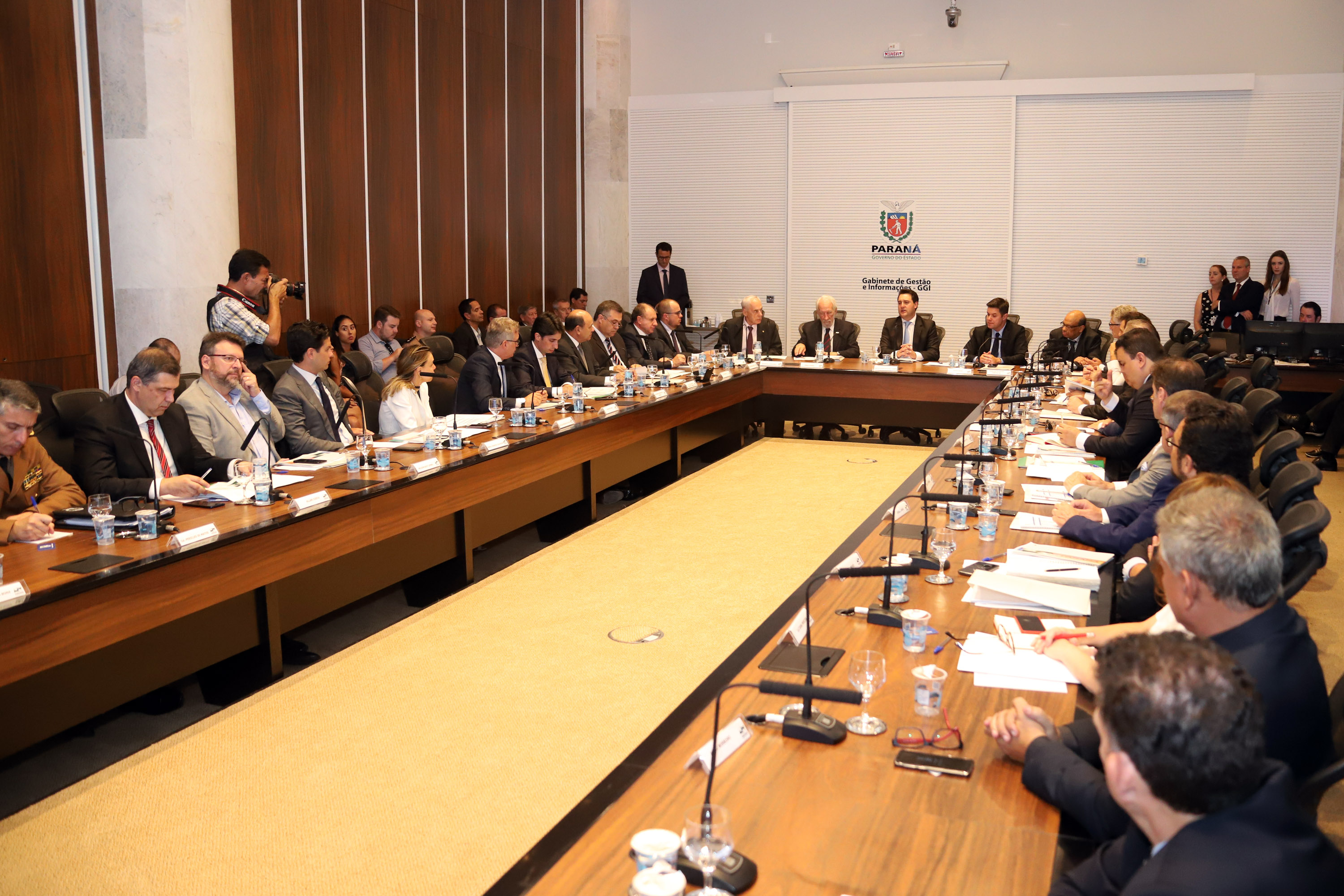 Governador Carlos Massa Ratinho Junior durante a primeira reunião de trabalho com a equipe de secretários de Estado. - Curitiba, 02/01/2019 - Foto: Rodrigo Félix Leal