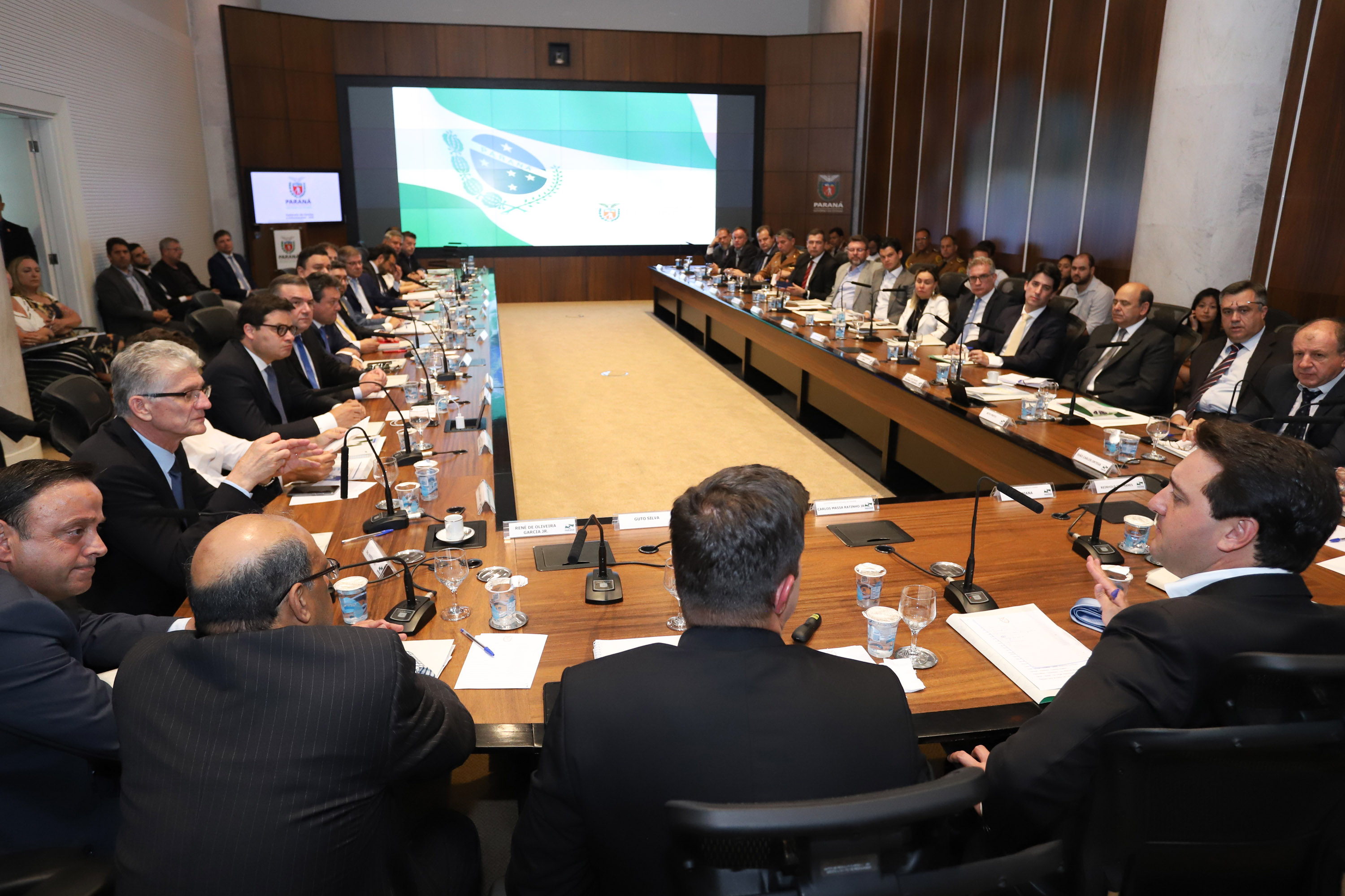 Governador Carlos Massa Ratinho Junior durante a primeira reunião de trabalho com a equipe de secretários de Estado. - Curitiba, 02/01/2019 - Foto: Rodrigo Félix Leal
