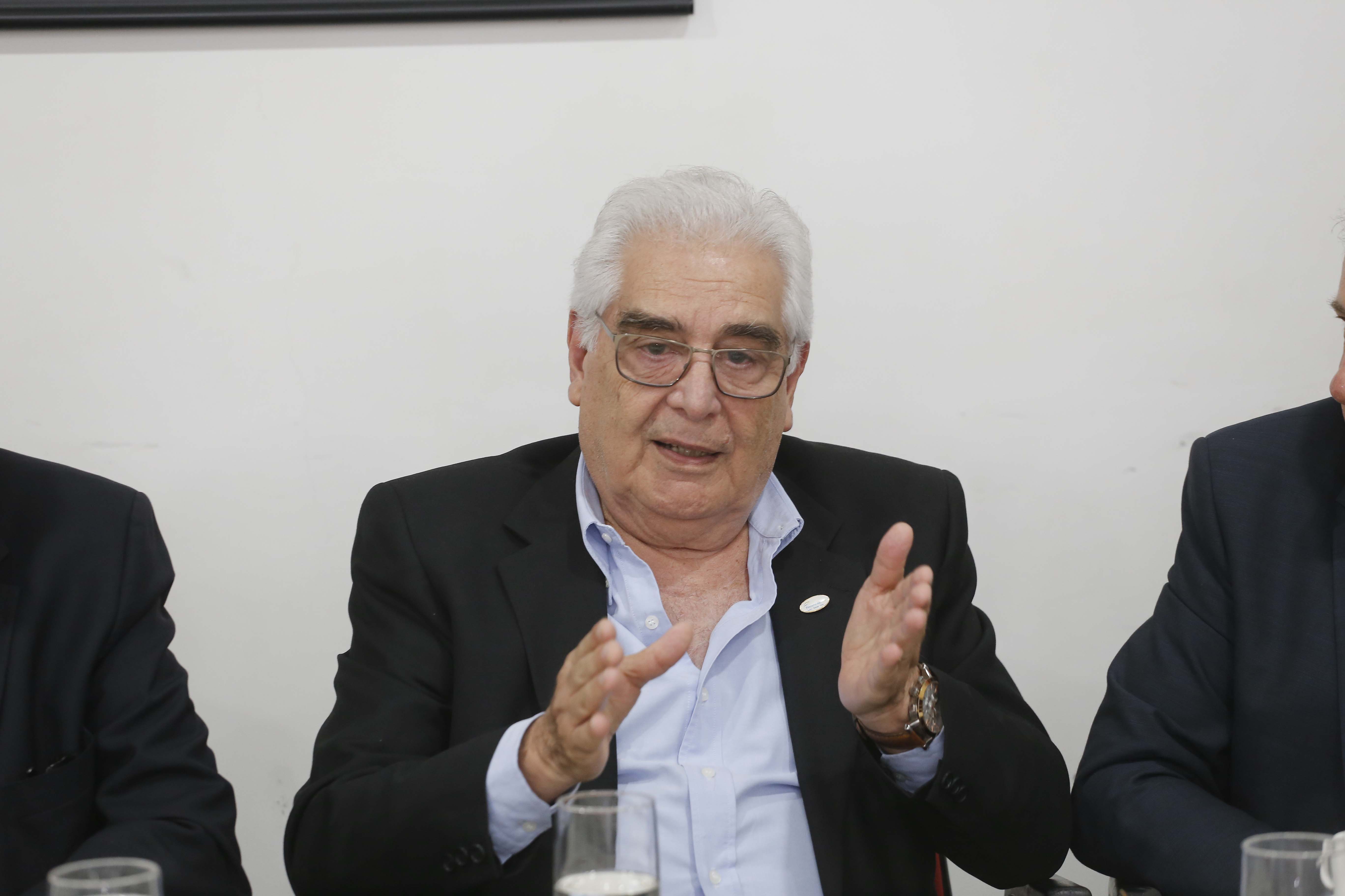 Posse do Conselho de Administração do Serviço Social Autônomo Paranacidade. Tomaram posse os secretários João Carlos Ortega, secretário do Desenvolvimento Urbano; René de Oliveira Garcia Júnior, secretário da Fazenda e Valdemar Bernardo Jorge, secretário do Planejamento. Na foto, Ari Faria Bettencourdt, da Federação do Comércio do Estado do Paraná (Fecomércio). ? Curitiba, 02/01/2019 - Foto: Arnaldo Alves/ANPr