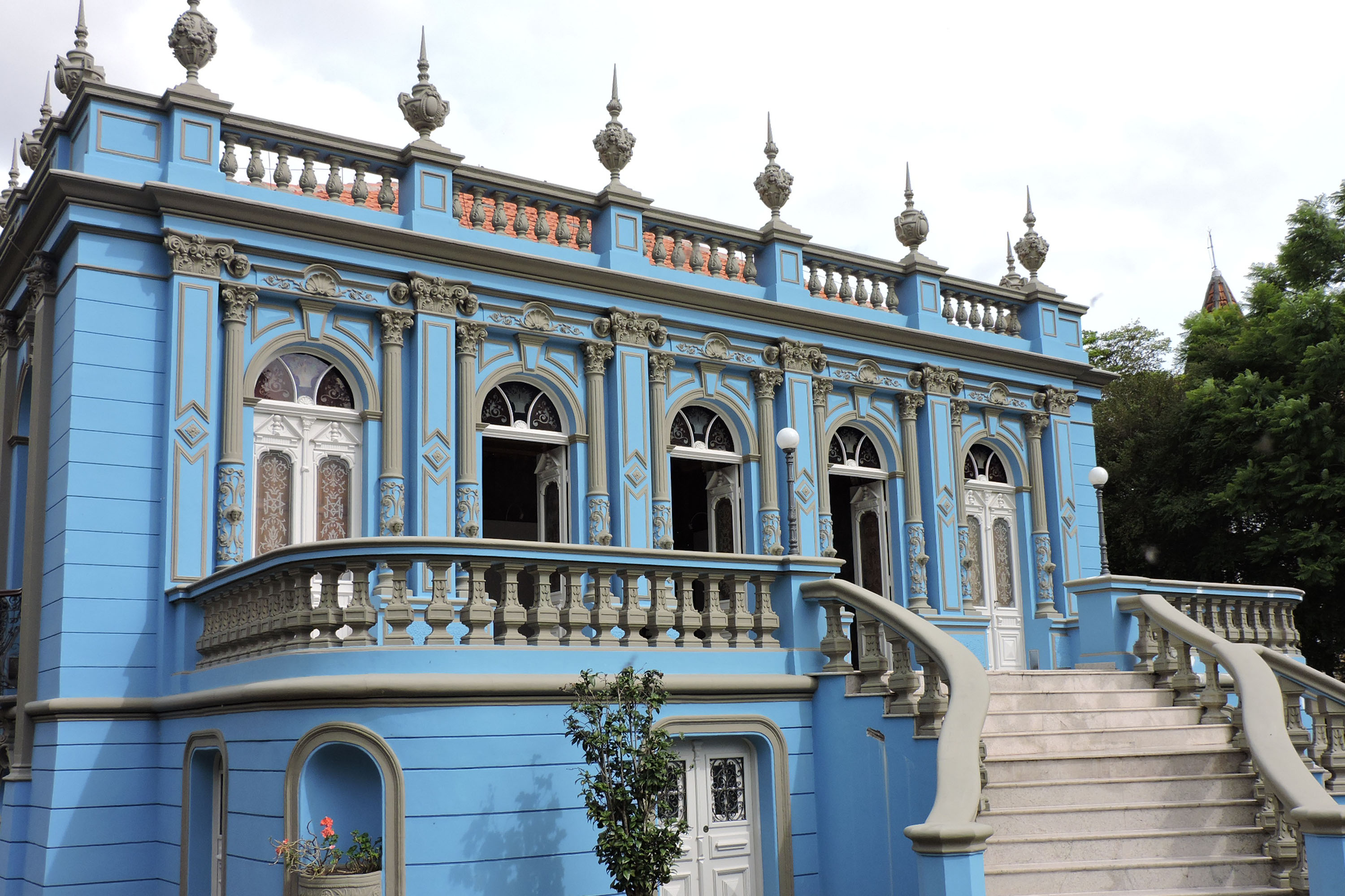 O Banco Regional de Desenvolvimento do Extremo Sul (BRDE) prorrogou o prazo para recebimento de propostas para exposições temporárias do Espaço Cultural BRDE ? Palacete dos Leões, em Curitiba. Os interessados em participar da seleção podem fazer a inscrição até 25 de janeiro de 2019. O edital completo está disponível no site do BRDE. - Curitiba, 04/01/2019 - Foto: Divulgação BRDE