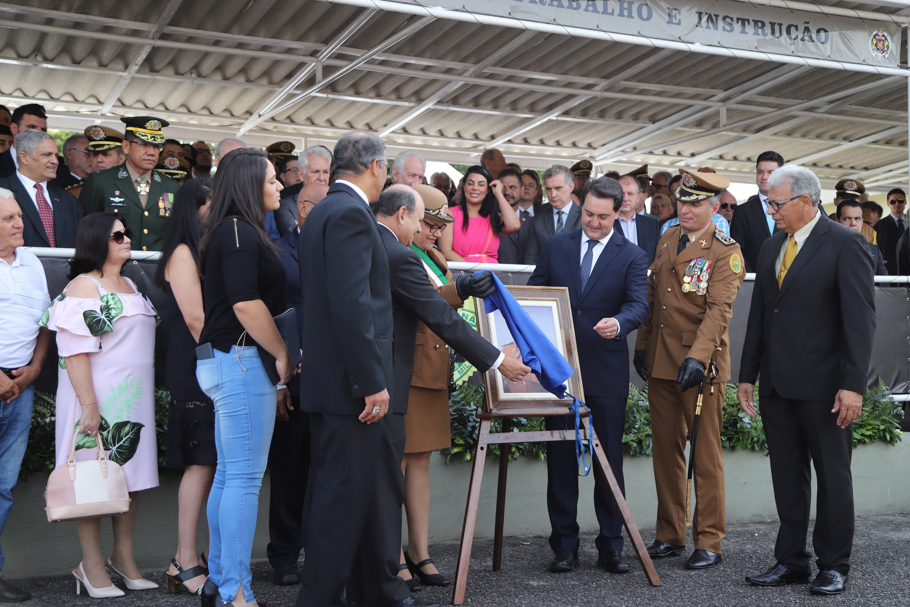 Governador Carlos Massa Ratinho Júnior participa da cerimônia de troca de comando da Polícia Militar do Paraná. O novo camandante-geral é o coronel Péricles de Matos. Ele substitui no cargo a coronel Audilene Dias Rocha. - Curitiba, 08/01/2019 - Foto: José Fernando Ogura/ANPr