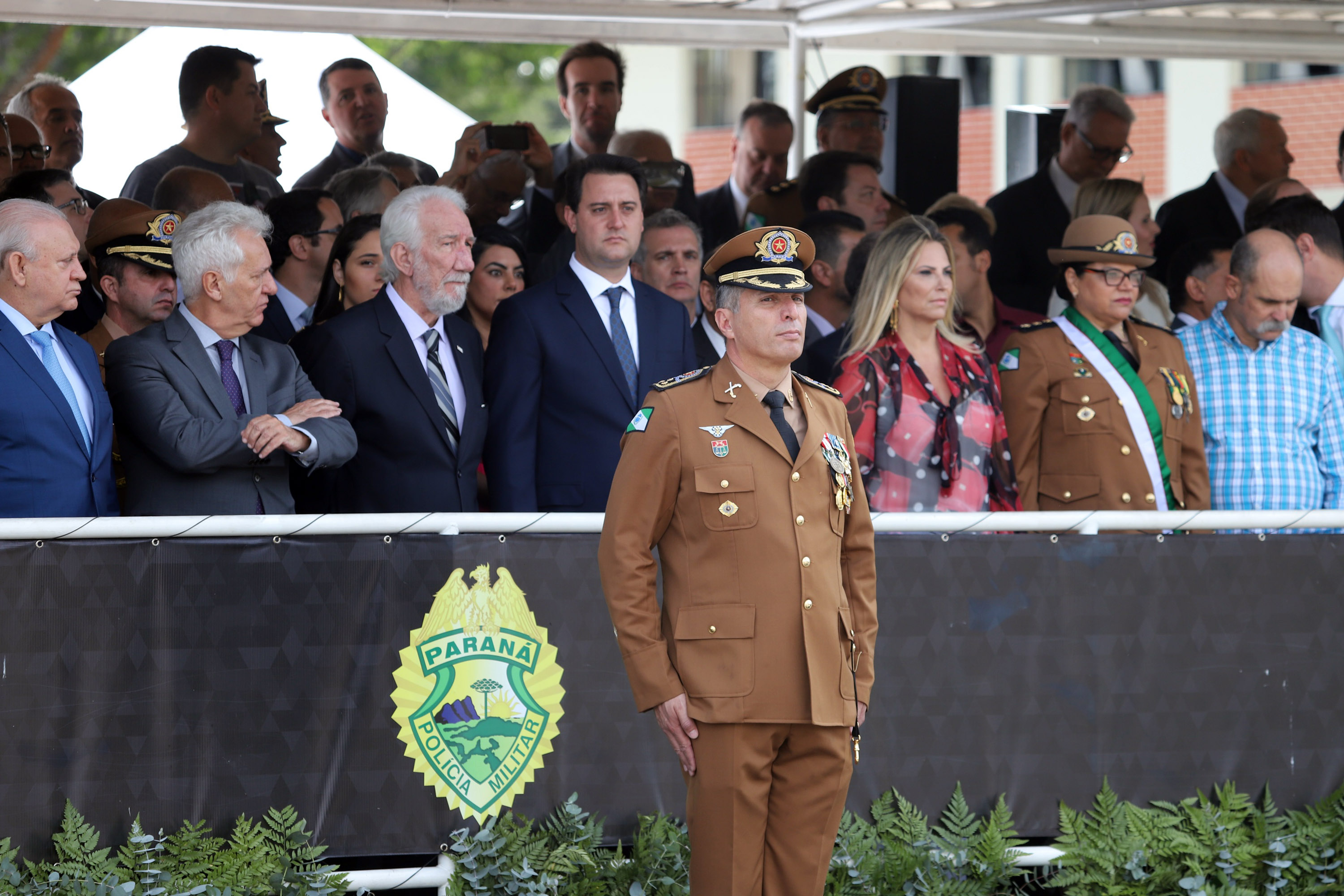 Governador Carlos Massa Ratinho Júnior participa da cerimônia de troca de comando da Polícia Militar do Paraná. O novo camandante-geral é o coronel Péricles de Matos. Ele substitui no cargo a coronel Audilene Dias Rocha. - Curitiba, 08/01/2019 - Foto: José Fernando Ogura/ANPr