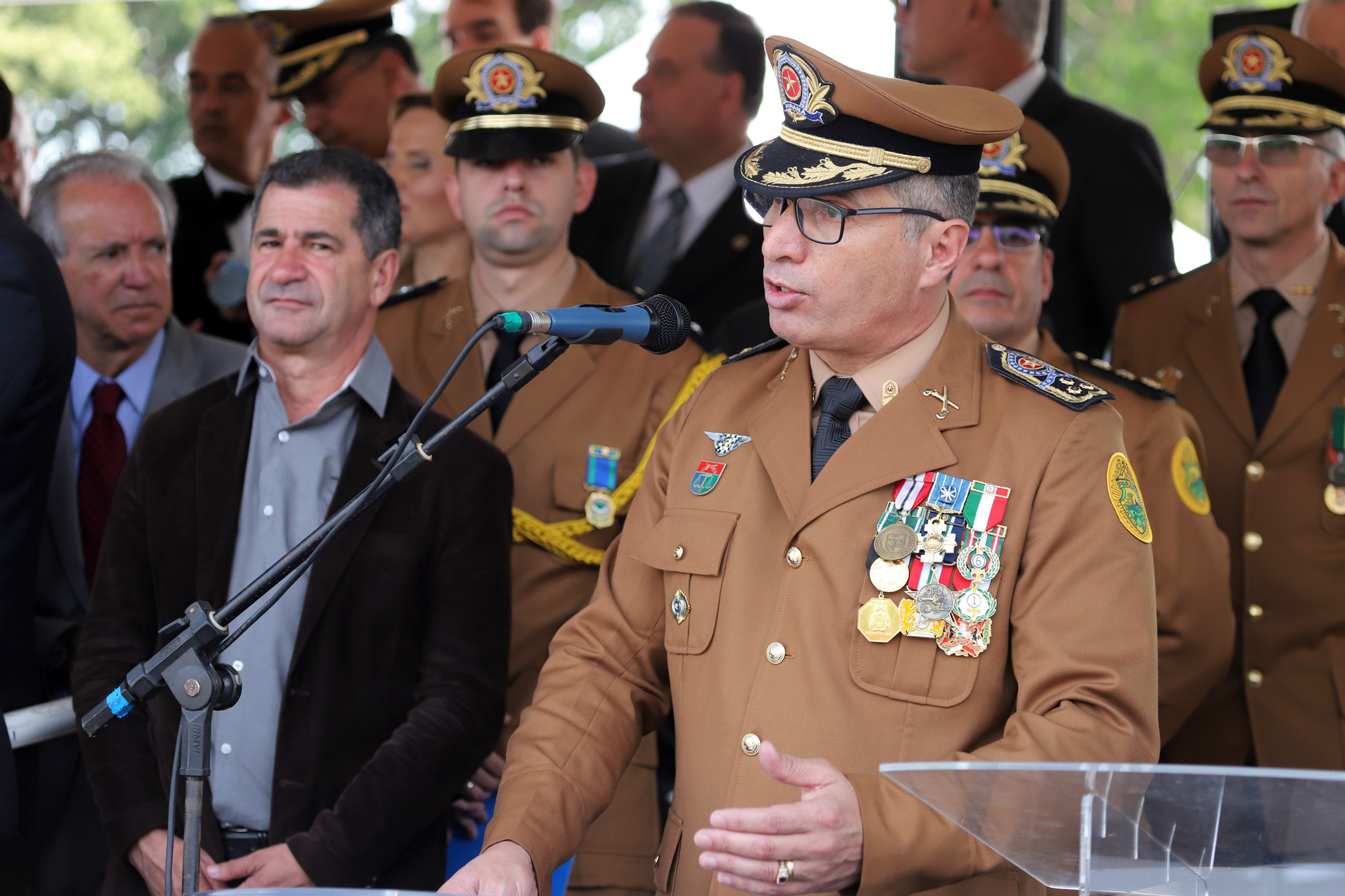 Governador Carlos Massa Ratinho Júnior participa da cerimônia de troca de comando da Polícia Militar do Paraná. O novo camandante-geral é o coronel Péricles de Matos. Ele substitui no cargo a coronel Audilene Dias Rocha. - Curitiba, 08/01/2019 - Foto: José Fernando Ogura/ANPr