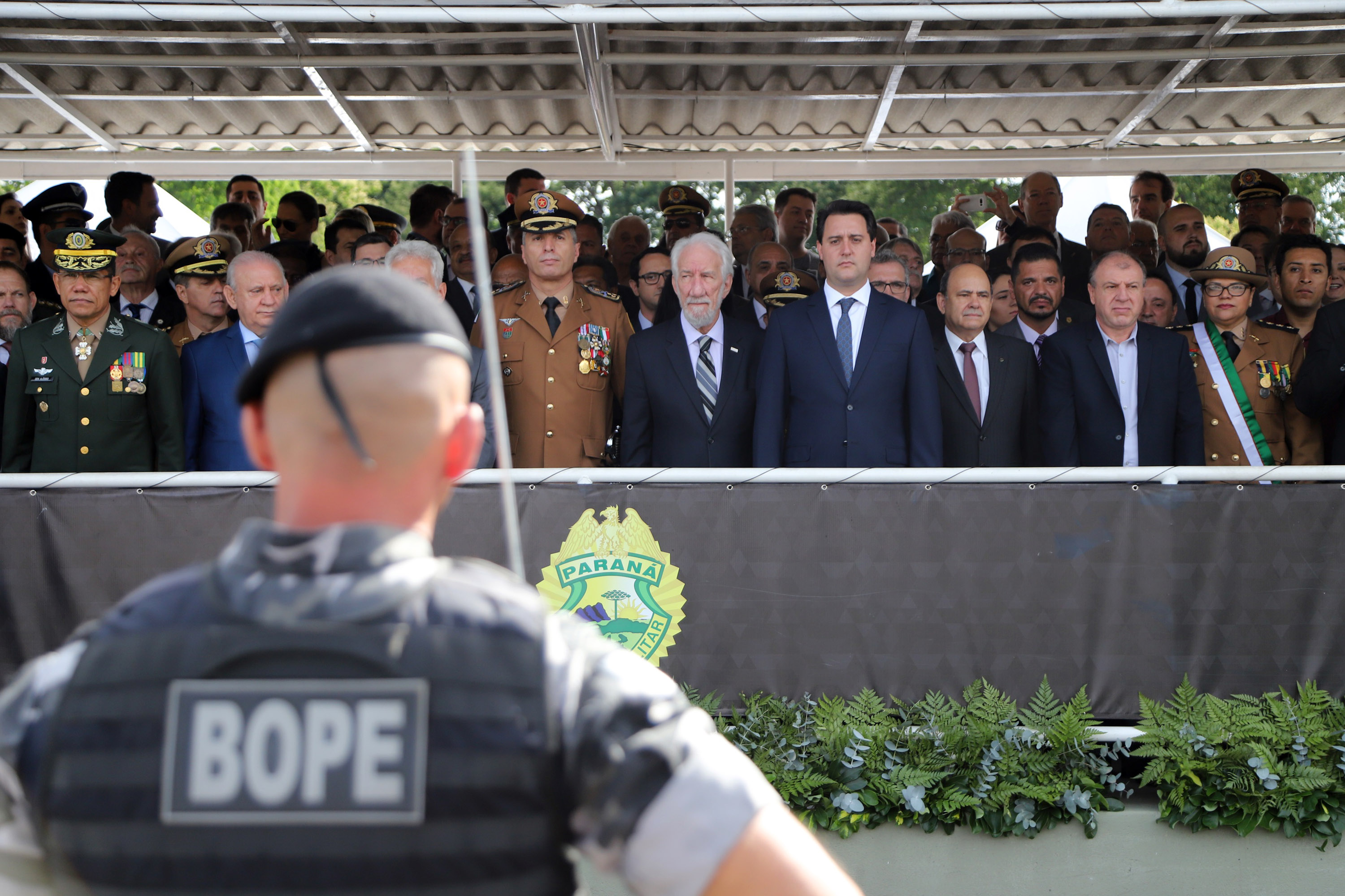 Governador Carlos Massa Ratinho Júnior participa da cerimônia de troca de comando da Polícia Militar do Paraná. O novo camandante-geral é o coronel Péricles de Matos. Ele substitui no cargo a coronel Audilene Dias Rocha. - Curitiba, 08/01/2019 - Foto: José Fernando Ogura/ANPr