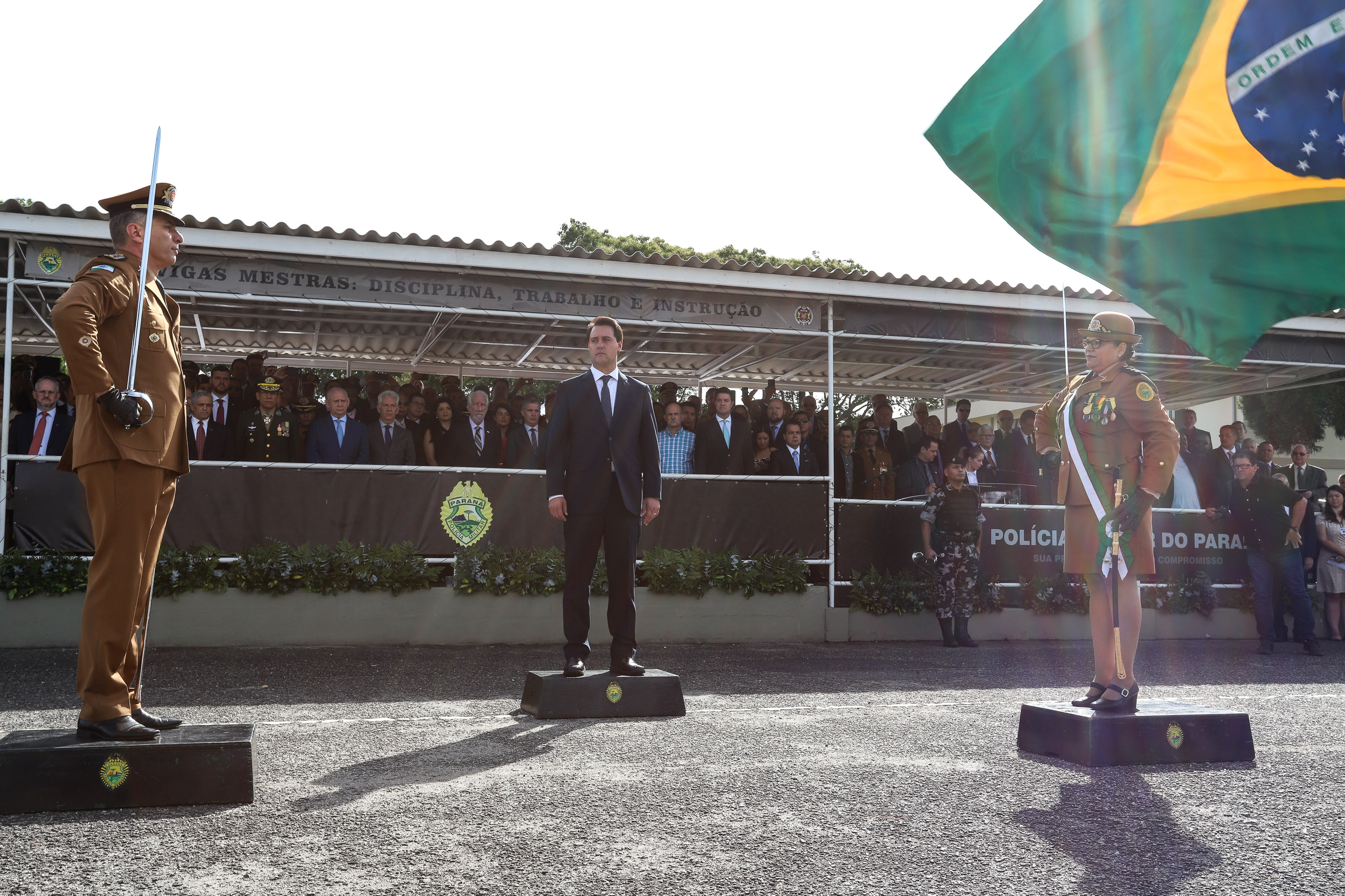 Governador Carlos Massa Ratinho Júnior participa da cerimônia de troca de comando da Polícia Militar do Paraná. O novo camandante-geral é o coronel Péricles de Matos. Ele substitui no cargo a coronel Audilene Dias Rocha. - Curitiba, 08/01/2019 - Foto: Rodrigo Félix Leal