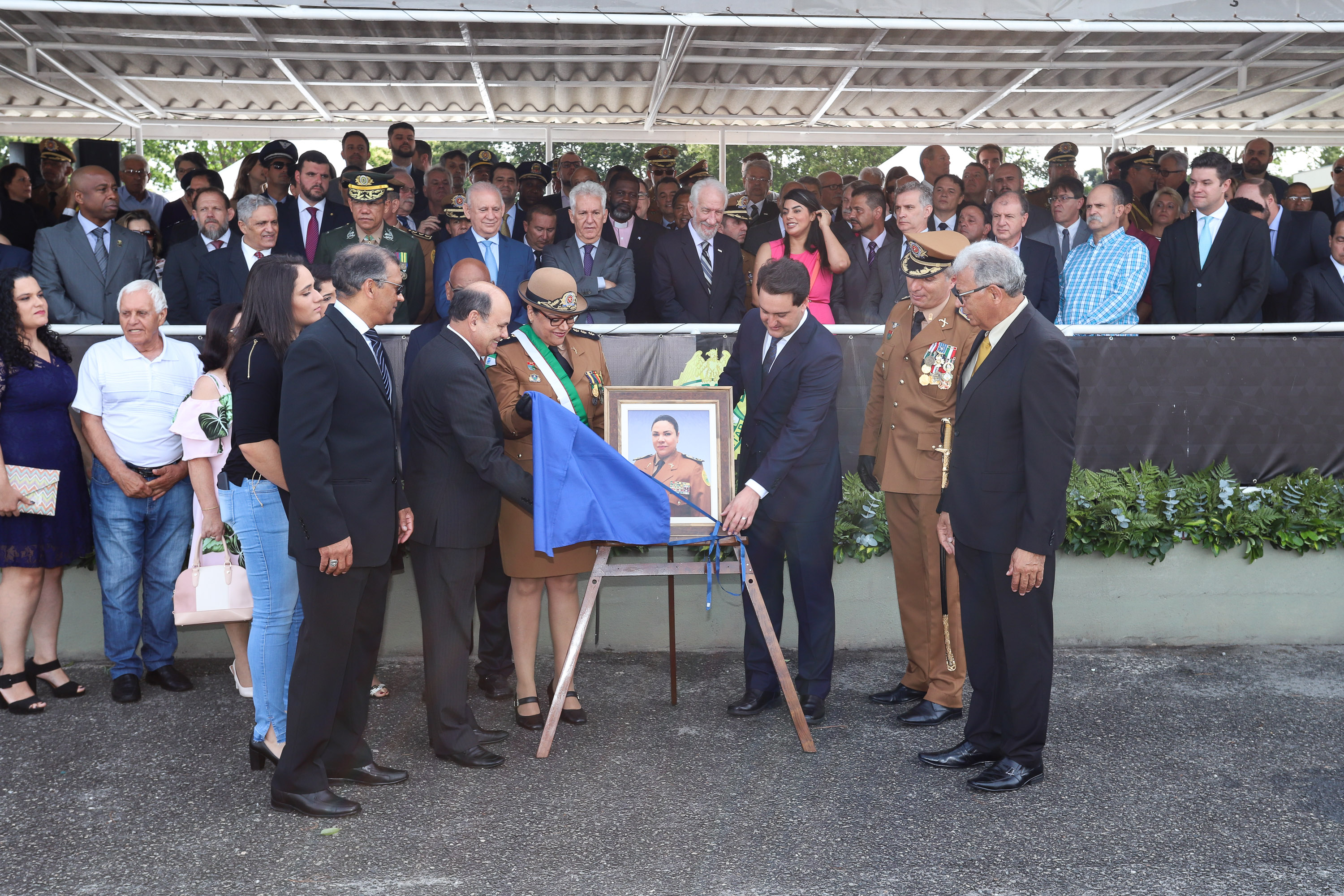 Governador Carlos Massa Ratinho Júnior participa da cerimônia de troca de comando da Polícia Militar do Paraná. O novo camandante-geral é o coronel Péricles de Matos. Ele substitui no cargo a coronel Audilene Dias Rocha. - Curitiba, 08/01/2019 - Foto: Rodrigo Félix Leal