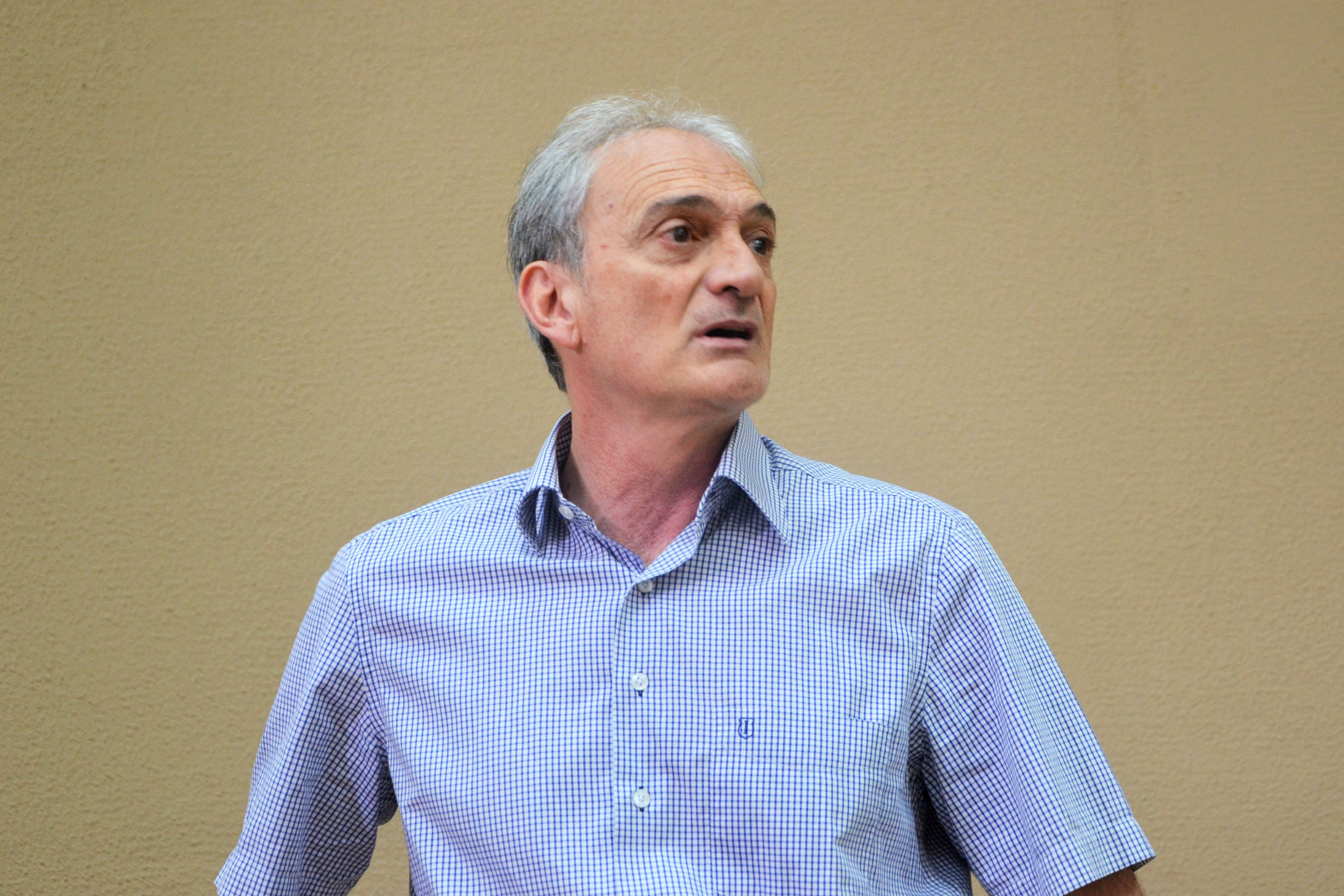 O secretário da Agricultura e do Abastecimento, Norberto Ortigara, deu posse nesta terça-feira (8) à nova diretoria da Agência de Defesa Agropecuária do Paraná (Adapar). O médico veterinário Otamir Cesar Martins assumiu a presidência, em substituição ao também veterinário Inácio Afonso Kroetz que dirigiu a empresa desde 2011, quando foi criada. Na foto, Diretor Administrativo-Financeiro ? Adalberto Luiz Valiati - Curitiba, 08/01/2019 - Foto: Divulgação SEAB