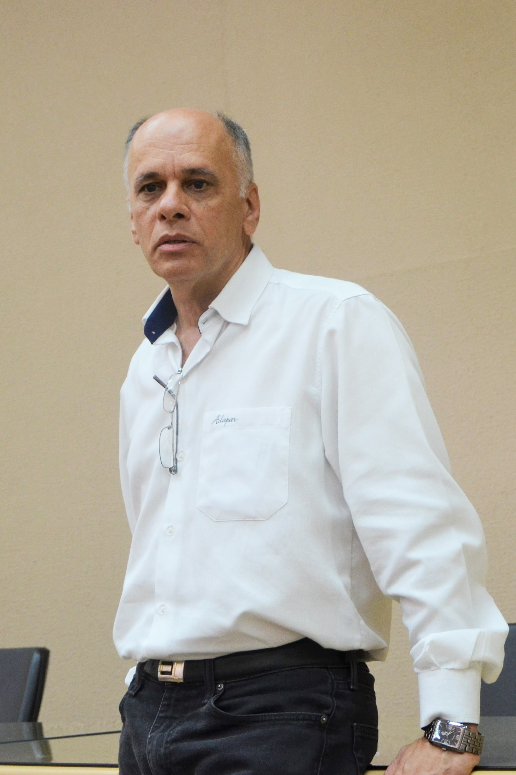O secretário da Agricultura e do Abastecimento, Norberto Ortigara, deu posse nesta terça-feira (8) à nova diretoria da Agência de Defesa Agropecuária do Paraná (Adapar). O médico veterinário Otamir Cesar Martins assumiu a presidência, em substituição ao também veterinário Inácio Afonso Kroetz que dirigiu a empresa desde 2011, quando foi criada. Na foto, Diretor de Defesa Agropecuária ? Manoel Luiz de Azevedo - Curitiba, 08/01/2019 - Foto: Divulgação SEAB