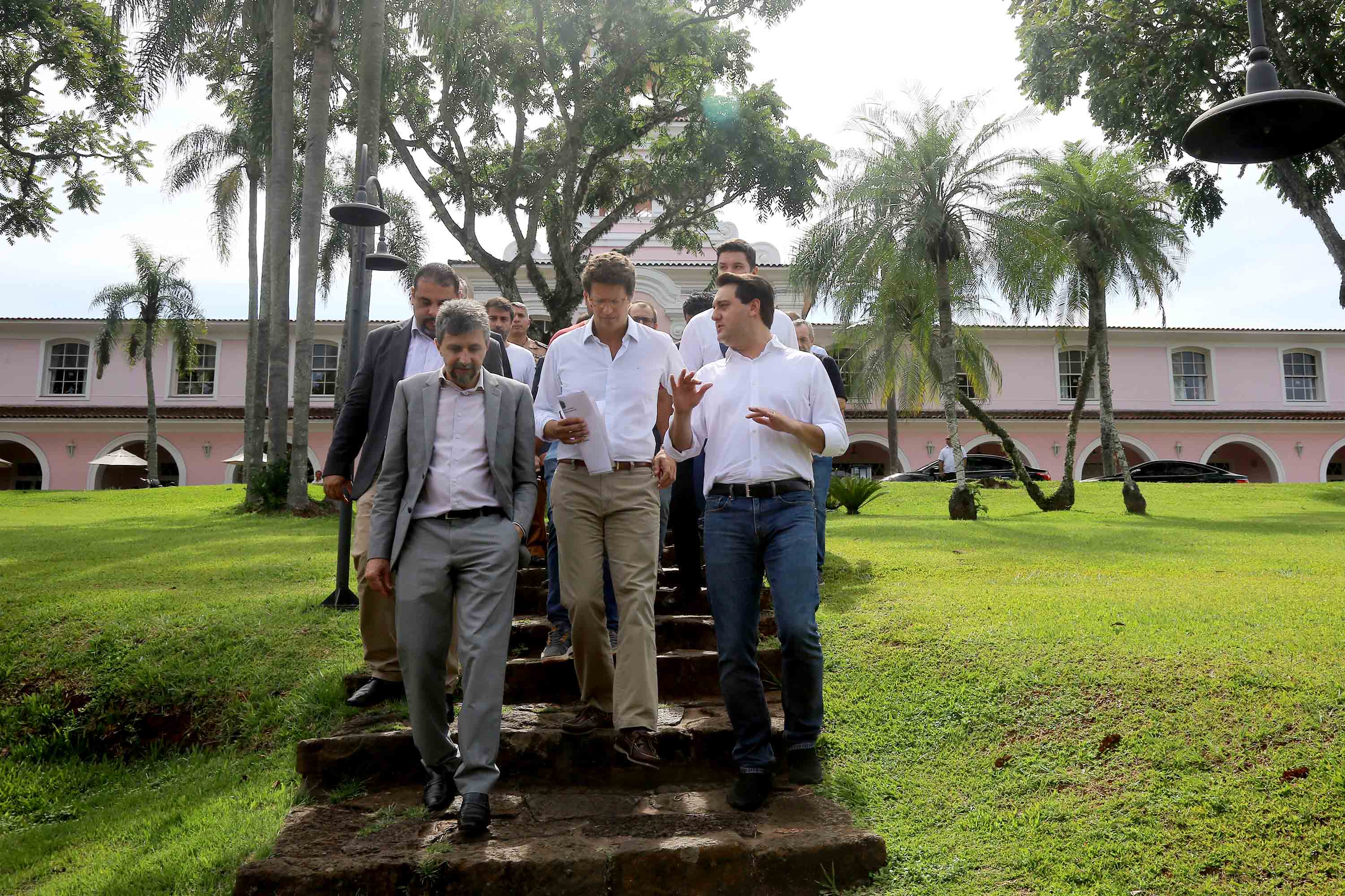 O governador Carlos Massa Ratinho Junior participou nesta quinta-feira (10), em Foz do Iguaçu, da solenidade em comemoração aos 80 anos do Parque Nacional do Iguaçu. Considerado uma das mais belas reservas ecológicas do mundo, o Parque Nacional do Iguaçu tem 225 mil hectares e é reconhecido pela Unesco como Patrimônio Natural da Humanidade. Foz do Iguaçu,10/01/2018 Foto:Jaelson Lucas / ANPr
