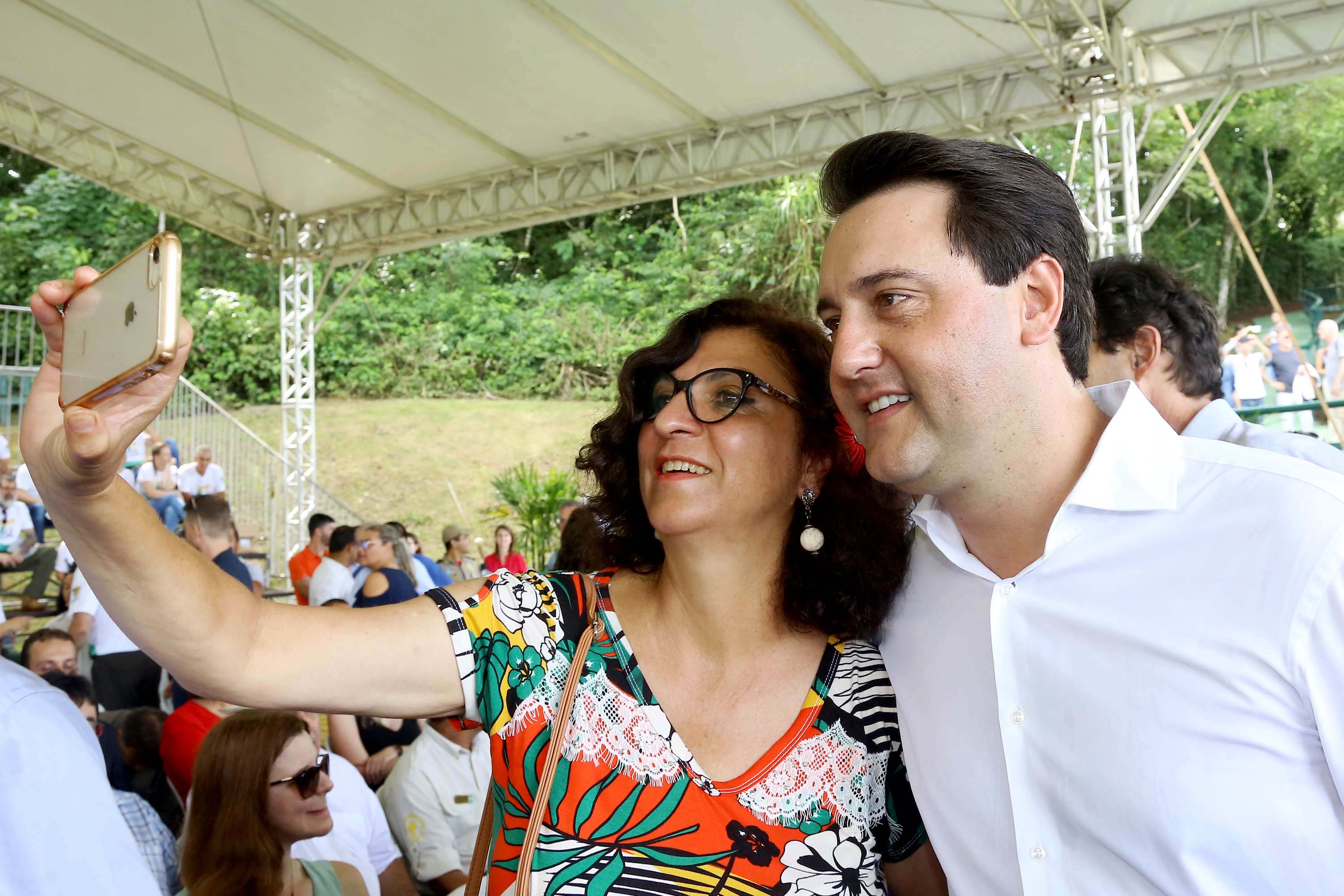 O governador Carlos Massa Ratinho Junior participou nesta quinta-feira (10), em Foz do Iguaçu, da solenidade em comemoração aos 80 anos do Parque Nacional do Iguaçu. Considerado uma das mais belas reservas ecológicas do mundo, o Parque Nacional do Iguaçu tem 225 mil hectares e é reconhecido pela Unesco como Patrimônio Natural da Humanidade. Foz do Iguaçu,10/01/2018 Foto:Jaelson Lucas / ANPr
