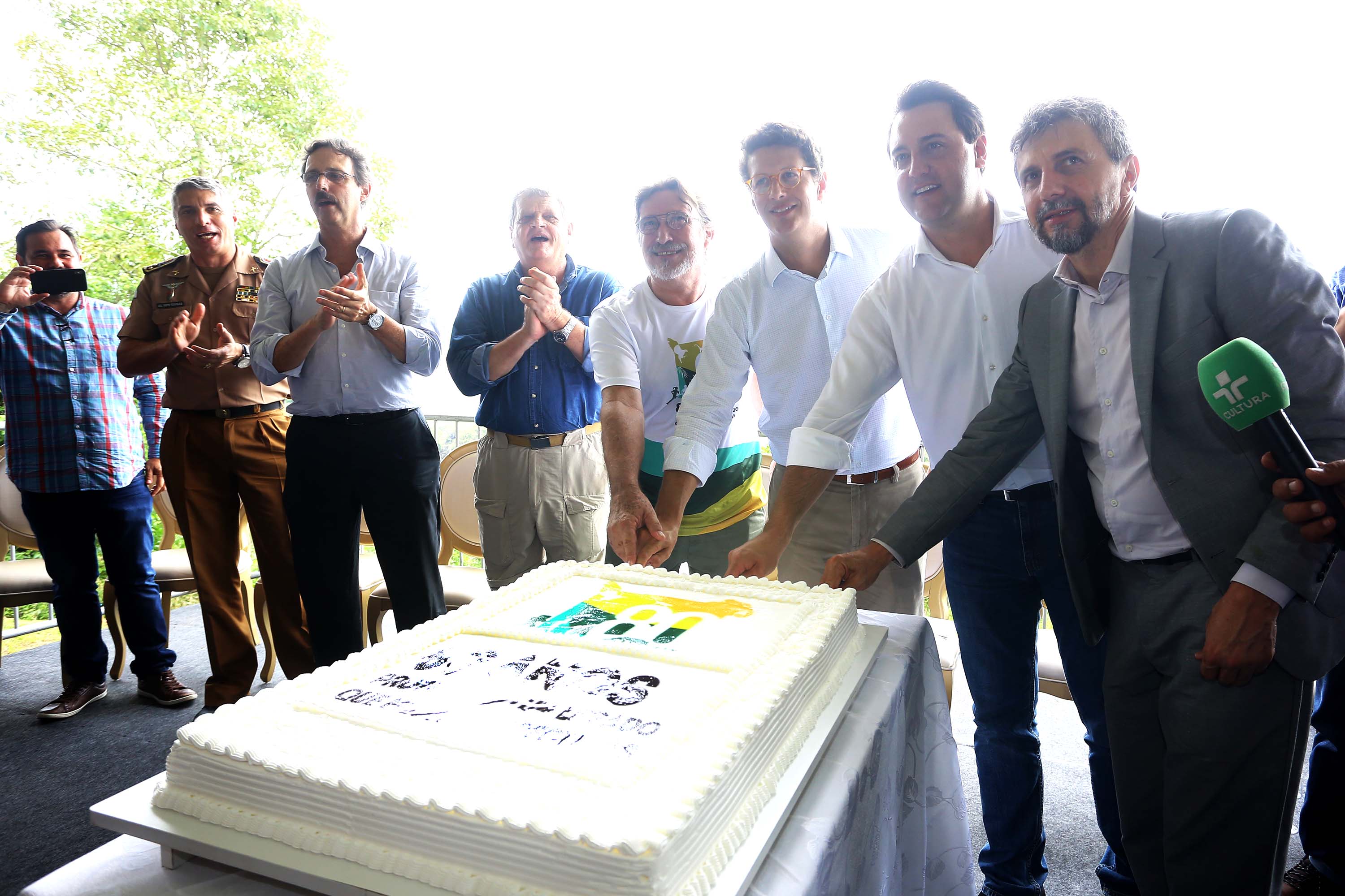 O governador Carlos Massa Ratinho Junior participou nesta quinta-feira (10), em Foz do Iguaçu, da solenidade em comemoração aos 80 anos do Parque Nacional do Iguaçu. Considerado uma das mais belas reservas ecológicas do mundo, o Parque Nacional do Iguaçu tem 225 mil hectares e é reconhecido pela Unesco como Patrimônio Natural da Humanidade. Foz do Iguaçu,10/01/2018 Foto:Jaelson Lucas / ANPr