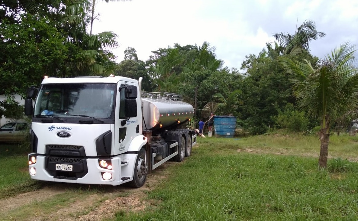 As rápidas e volumosas chuvas no Paraná nos últimos dias causaram estragos em diversas cidades, o que levou algumas comunidades a descobrirem a importância das caixas d´água para reservação de água potável.  - Curitiba, 11/01/2019  -  Foto: Sanepar