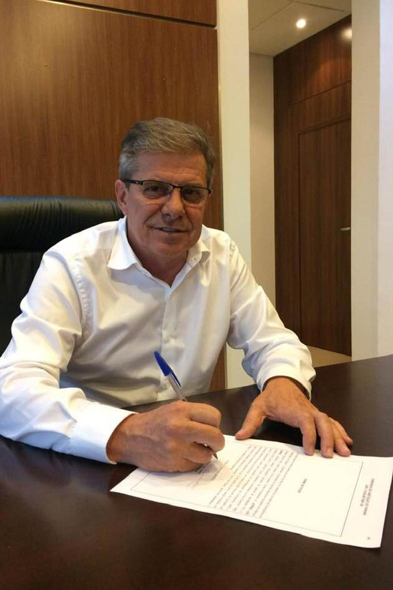 O presidente da Companhia de Habitação do Paraná (Cohapar), Jorge Lange, realizou a primeira reunião trabalho com os funcionários da empresa nesta segunda-feira (14). A assinatura do termo de posse aconteceu na última sexta-feira (11), após a indicação do governador Carlos Massa Ratinho Junior ter sido aprovada pelo Conselho de Administração da companhia.  Curitiba, 14/01/2019  -  Foto: Cohapar