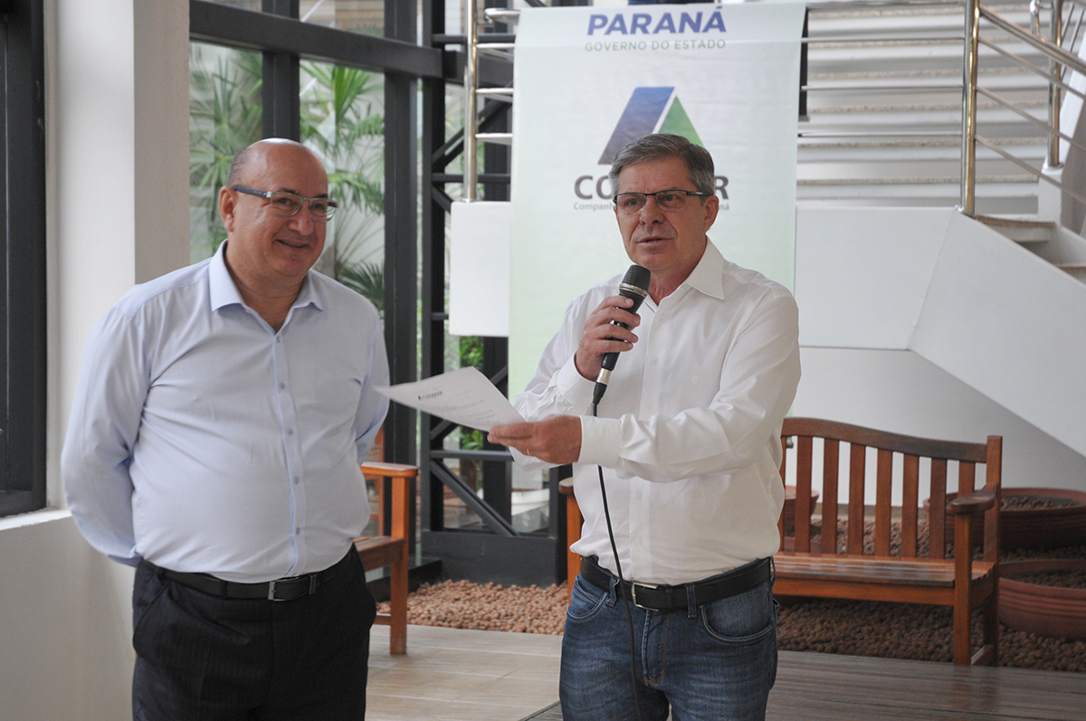 O presidente da Companhia de Habitação do Paraná (Cohapar), Jorge Lange, realizou a primeira reunião trabalho com os funcionários da empresa nesta segunda-feira (14). A assinatura do termo de posse aconteceu na última sexta-feira (11), após a indicação do governador Carlos Massa Ratinho Junior ter sido aprovada pelo Conselho de Administração da companhia.  Curitiba, 14/01/2019  -  Foto: Cohapar