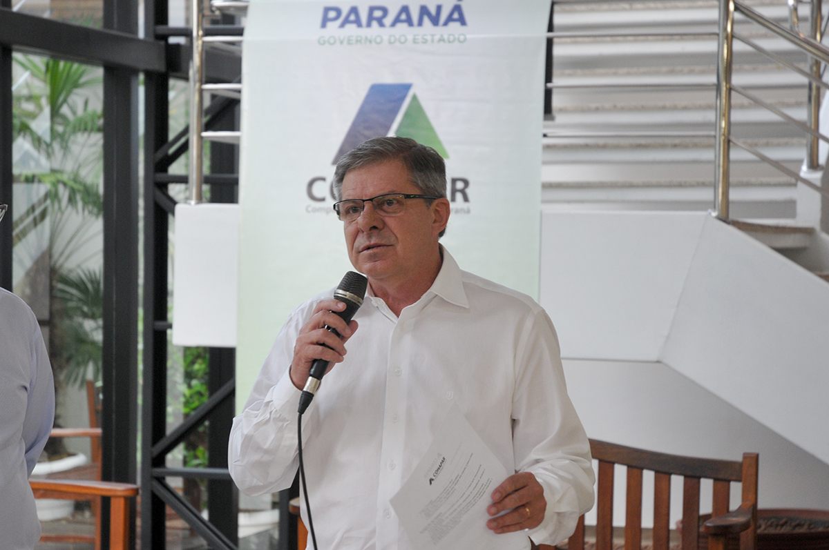 O presidente da Companhia de Habitação do Paraná (Cohapar), Jorge Lange, realizou a primeira reunião trabalho com os funcionários da empresa nesta segunda-feira (14). A assinatura do termo de posse aconteceu na última sexta-feira (11), após a indicação do governador Carlos Massa Ratinho Junior ter sido aprovada pelo Conselho de Administração da companhia.  Curitiba, 14/01/2019  -  Foto: Cohapar