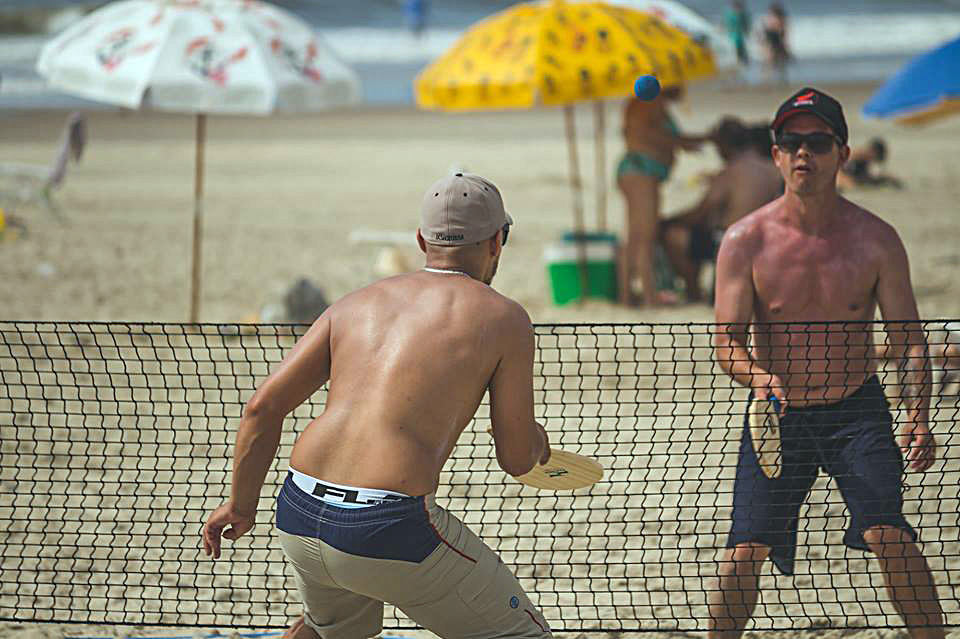 As equipes da Superintendência de Esporte do Paraná fizeram 17.079 atendimentos nas praias do Paraná, em apenas três, de sexta-feira a domingo (11 a 13). Veranistas e moradores locais participaram das atividades esportivas e recreativas ofertadas nos quatro postos fixos nas praias de Shangri-Lá, Ipanema, Praia de Leste e Caiobá, além do posto itinerante em Guaratuba. - Curitiba, 15/01/2019 - Foto: Divulgação