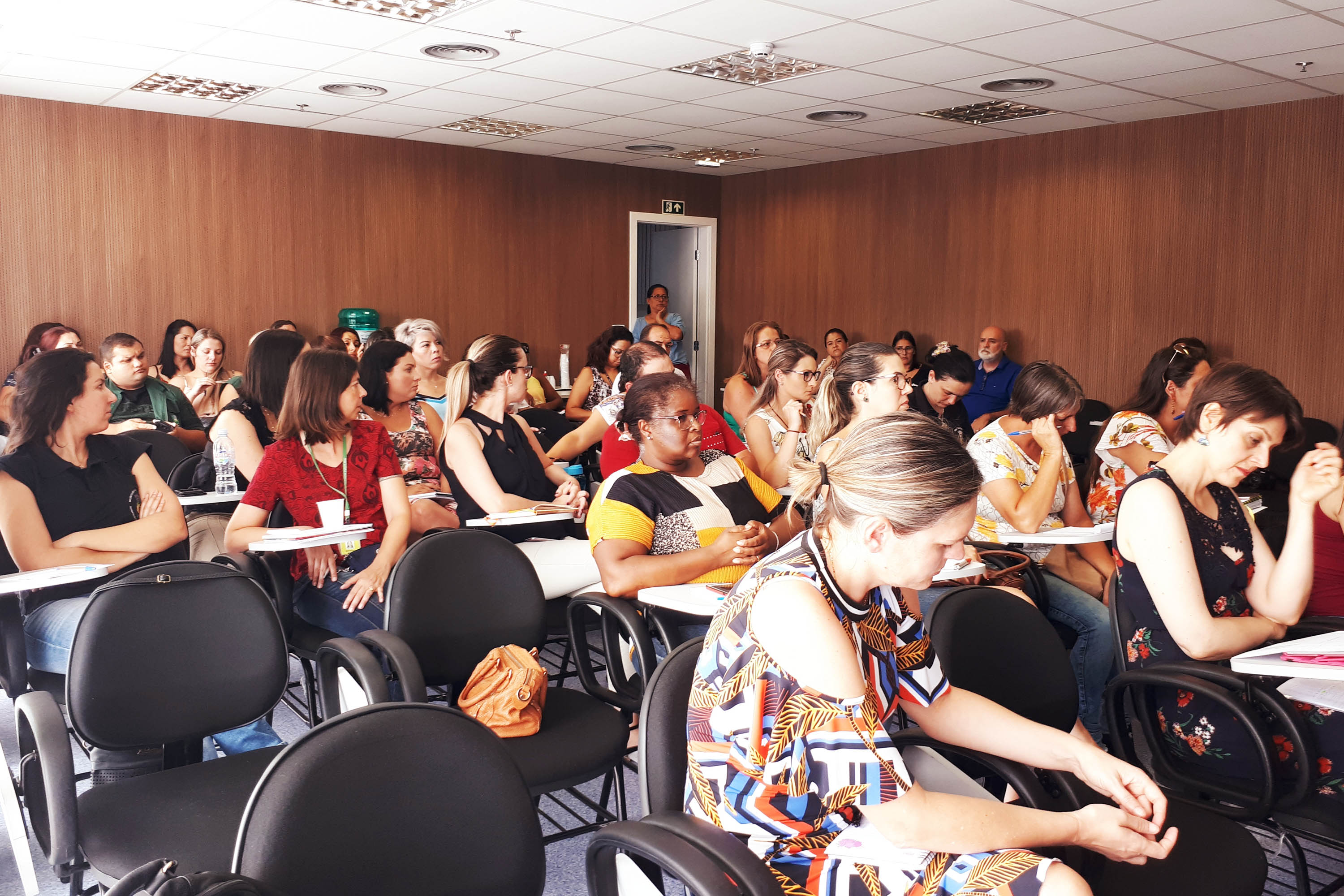 A ocorrência de casos de febre amarela no Estado de São Paulo e o período de maior incidência da doença acenderam o alerta no Paraná. A Secretaria da Saúde está convocando a população do Estado, que tenha entre nove meses e 59 anos, a tomar a vacina, disponível em todos os postos de atendimento. - Curitiba, 16/01/2019 - Foto: Divulgação SESA