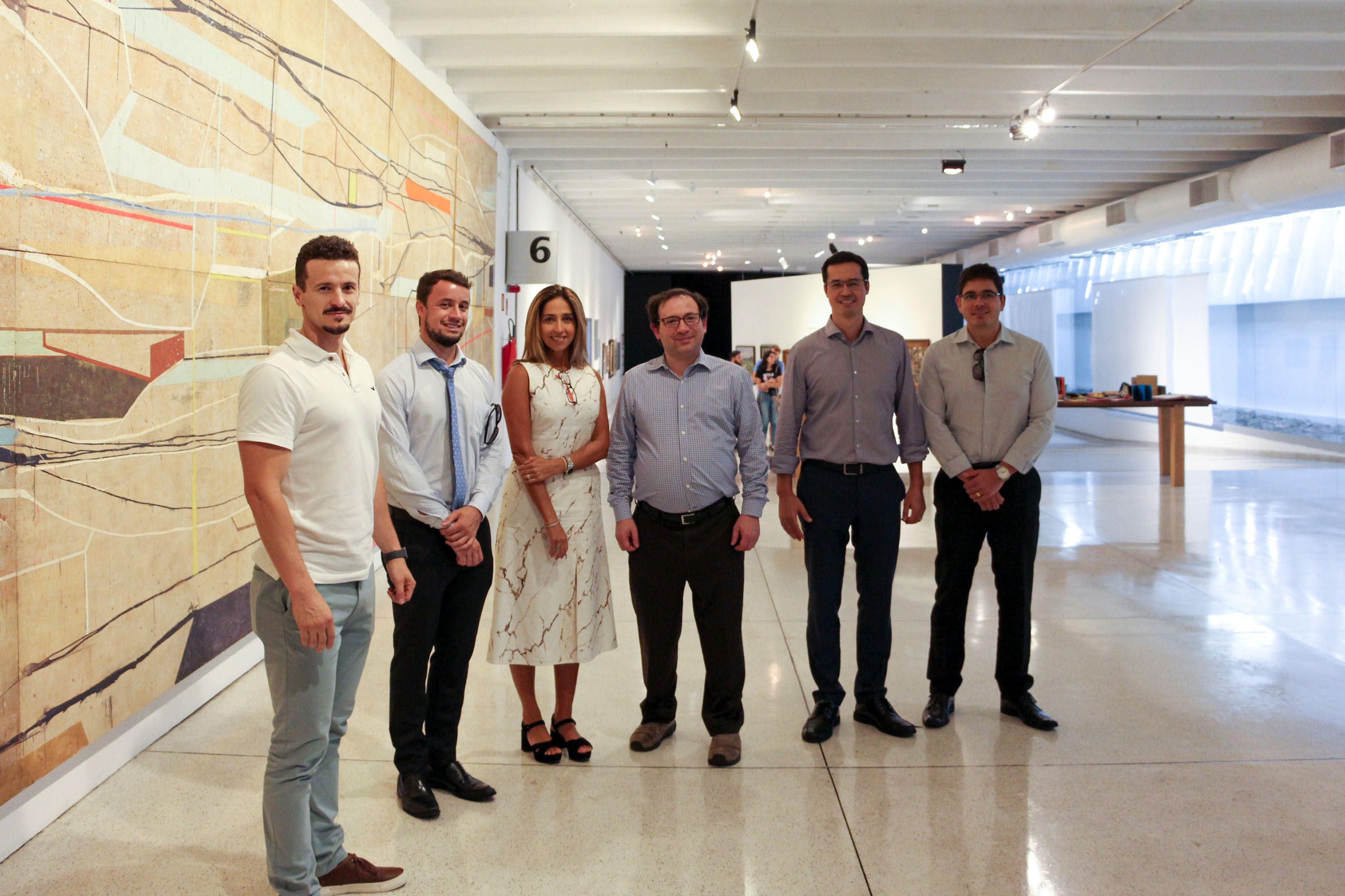 O procurador federal Deltan Dallagnol, coordenador da Operação Lava Jato em Curitiba, e o professor de Harvard, Mathew Stephenson, especializado em estudos sobre corrupção, estiveram no Museu Oscar Niemeyer (MON) nesta sexta-feira (18). Eles foram recebidos pela diretora-presidente Juliana Vosnika. - Curitiba, 18/01/2019 - Foto: Eduardo Alves Cruz/MON