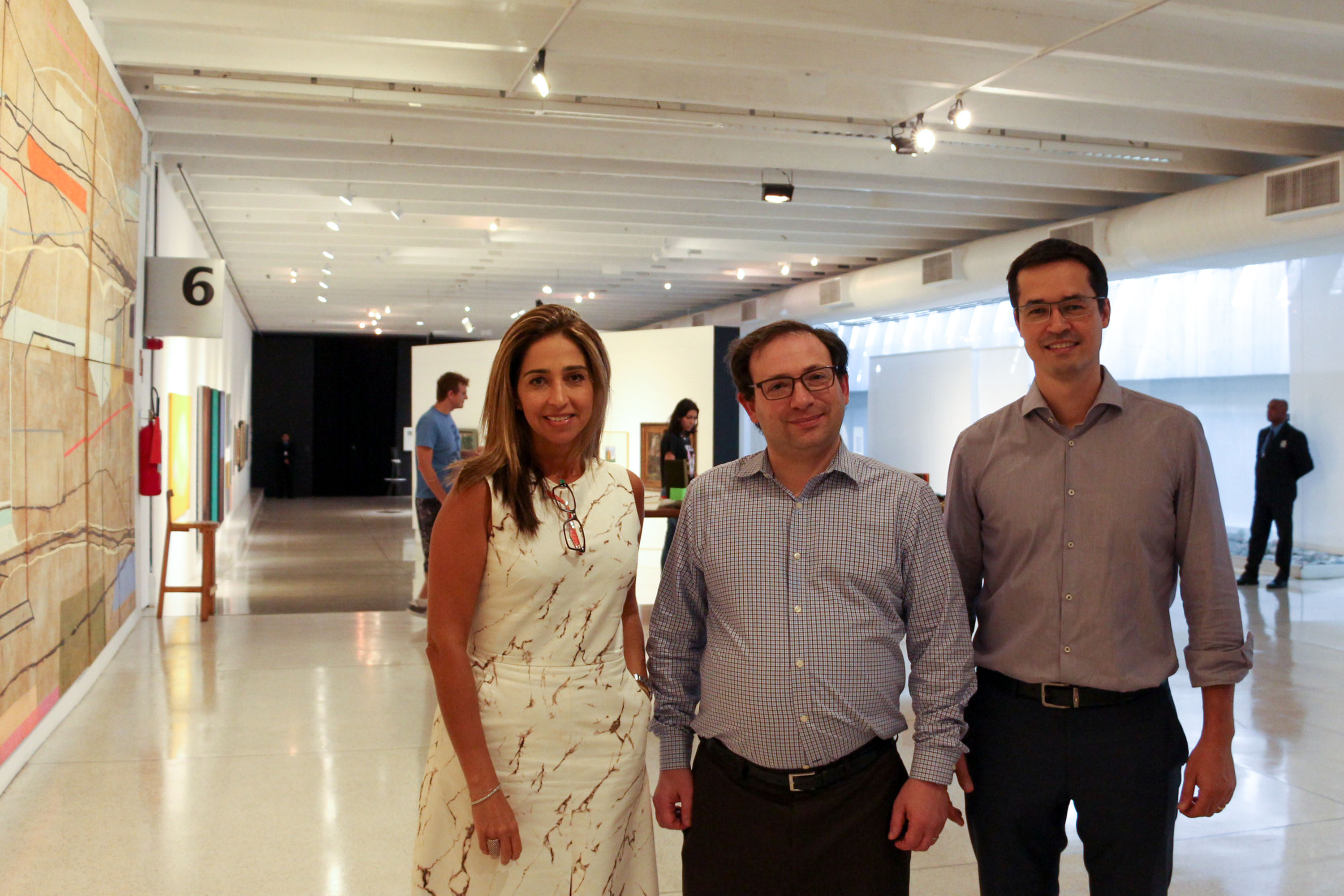 O procurador federal Deltan Dallagnol, coordenador da Operação Lava Jato em Curitiba, e o professor de Harvard, Mathew Stephenson, especializado em estudos sobre corrupção, estiveram no Museu Oscar Niemeyer (MON) nesta sexta-feira (18). Eles foram recebidos pela diretora-presidente Juliana Vosnika. - Curitiba, 18/01/2019 - Foto: Eduardo Alves Cruz/MON