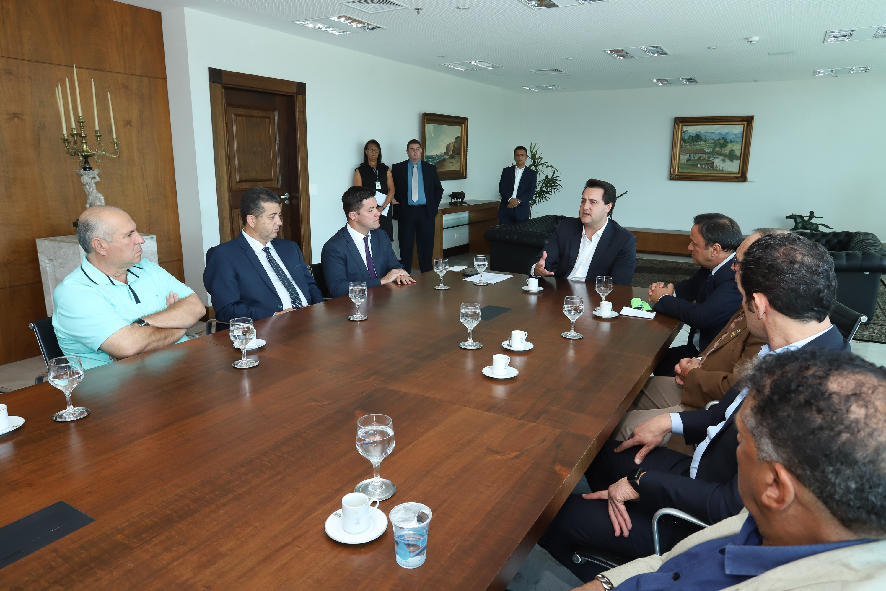 O governador Carlos Massa Ratinho Junior se reuniu nesta segunda-feira (21) com deputados estaduais e confirmou sua disposição ao trabalho conjunto com a Assembleia Legislativa. - Curitiba, 21/01/2019 - Foto: Rodrigo Félix Leal